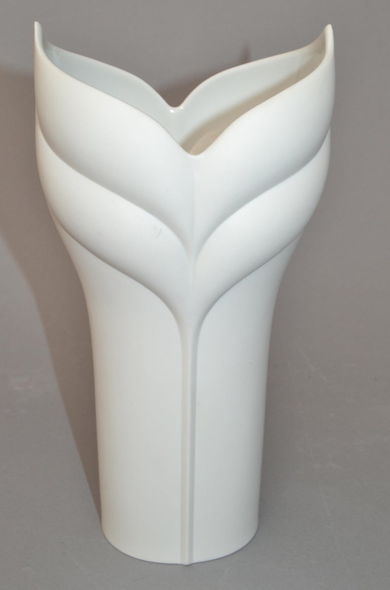 Cala Lily Rosenthal White Bisque Flower Vase Studio-Linie Germany by Uta Feyl For Sale 3