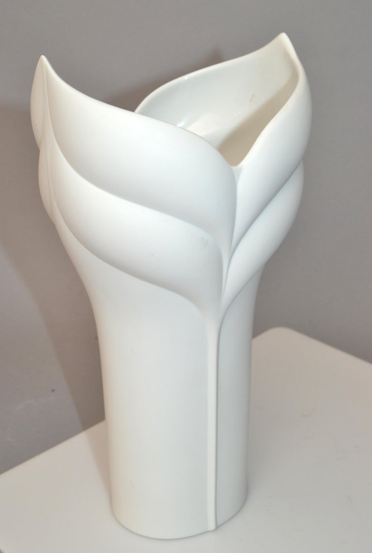 Striking original Rosenthal white Bisque Cala Lily flower vase designed by Uta Feyl and made in Germany for Studio-Linie.
Signed with the artist's signature Uta Feyl, printed and marked Rosenthal Studio-Linie Germany at the base.
Limited Art by