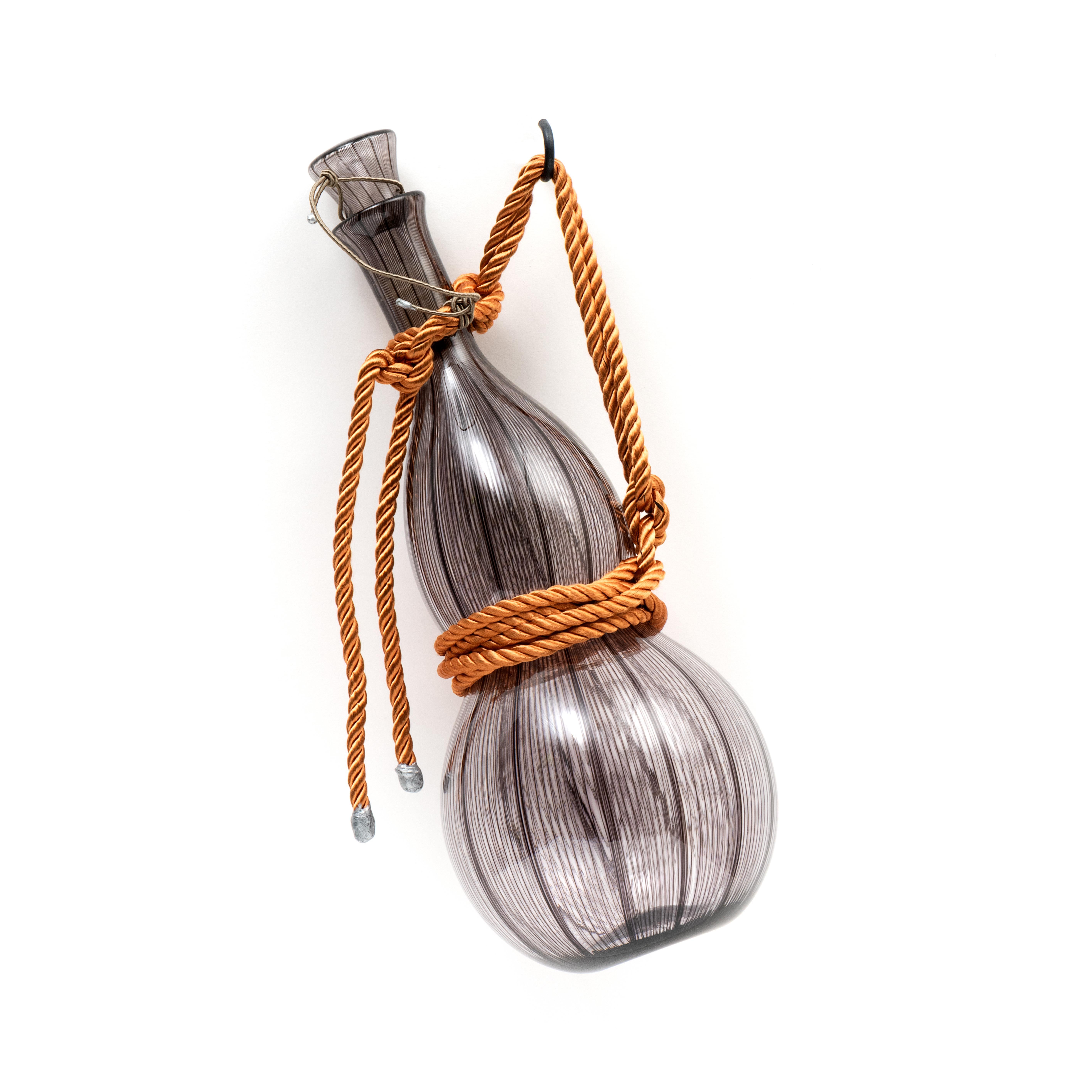 Altro Bottiglia Calabash in Oliver dorato in vendita