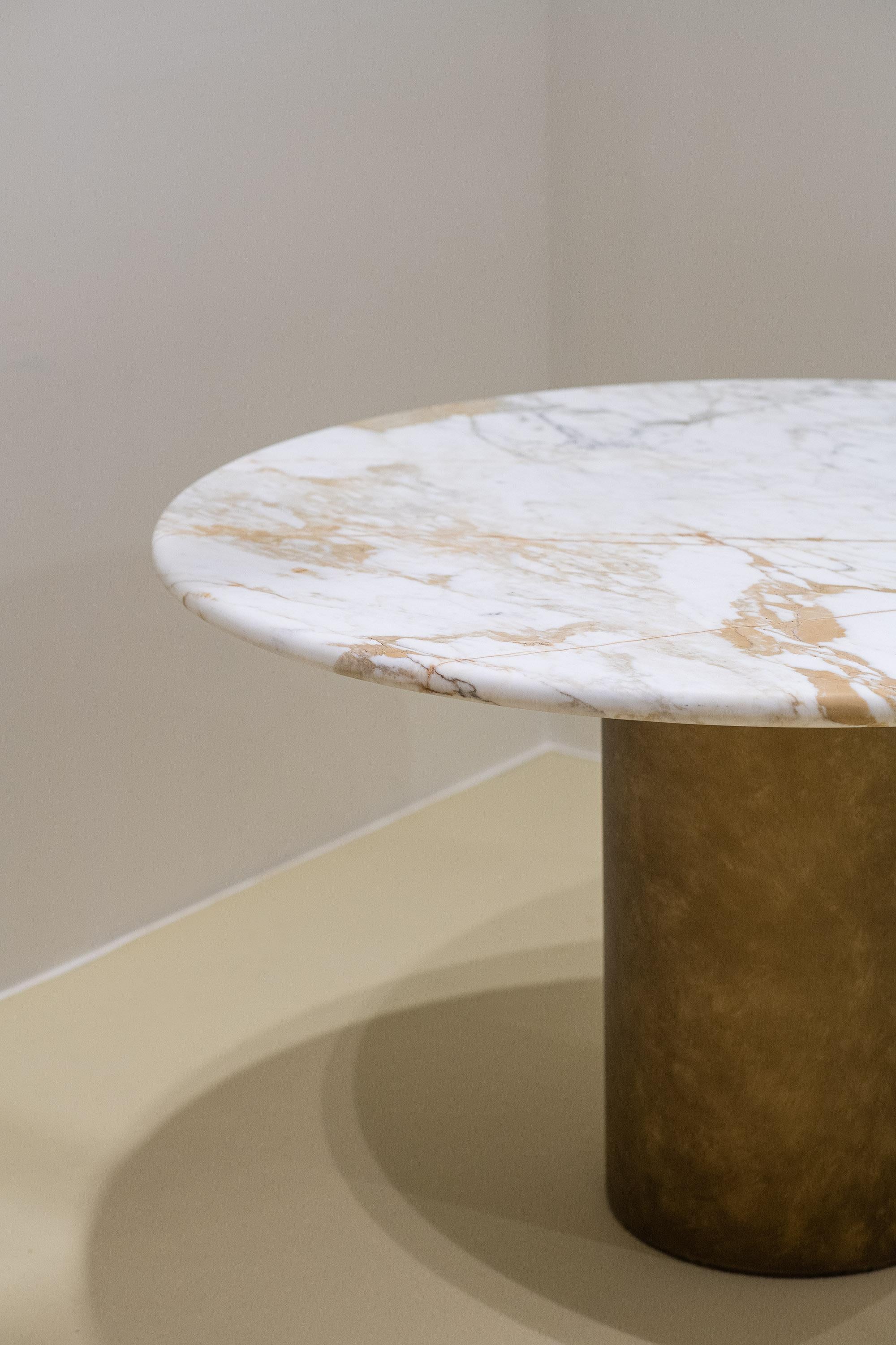 Moderne Table de salle à manger en bronze Calacatta Macchia Vecchia par Serafini en vente