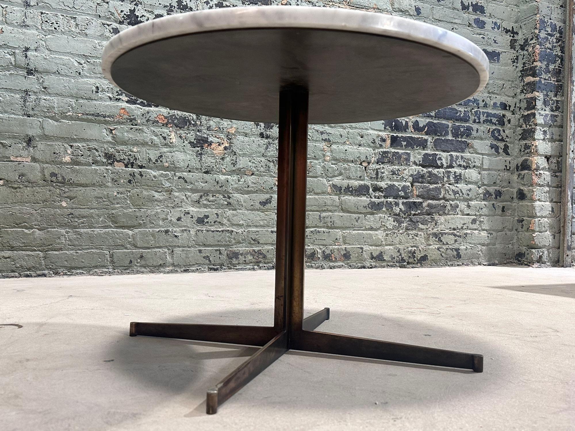 Calacatta Marble and Solid Bronze Base Side/End Table, 1970 For Sale 6