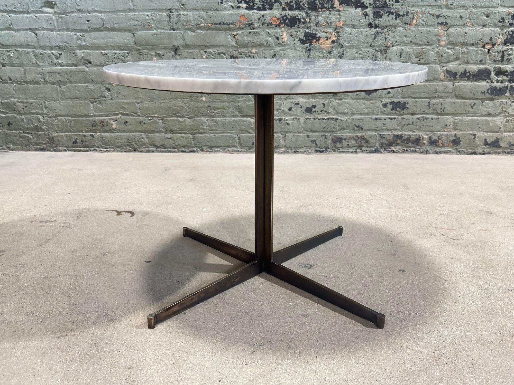 Calacatta Marble and Solid Bronze Base Side/End Table, 1970 In Good Condition For Sale In Chicago, IL