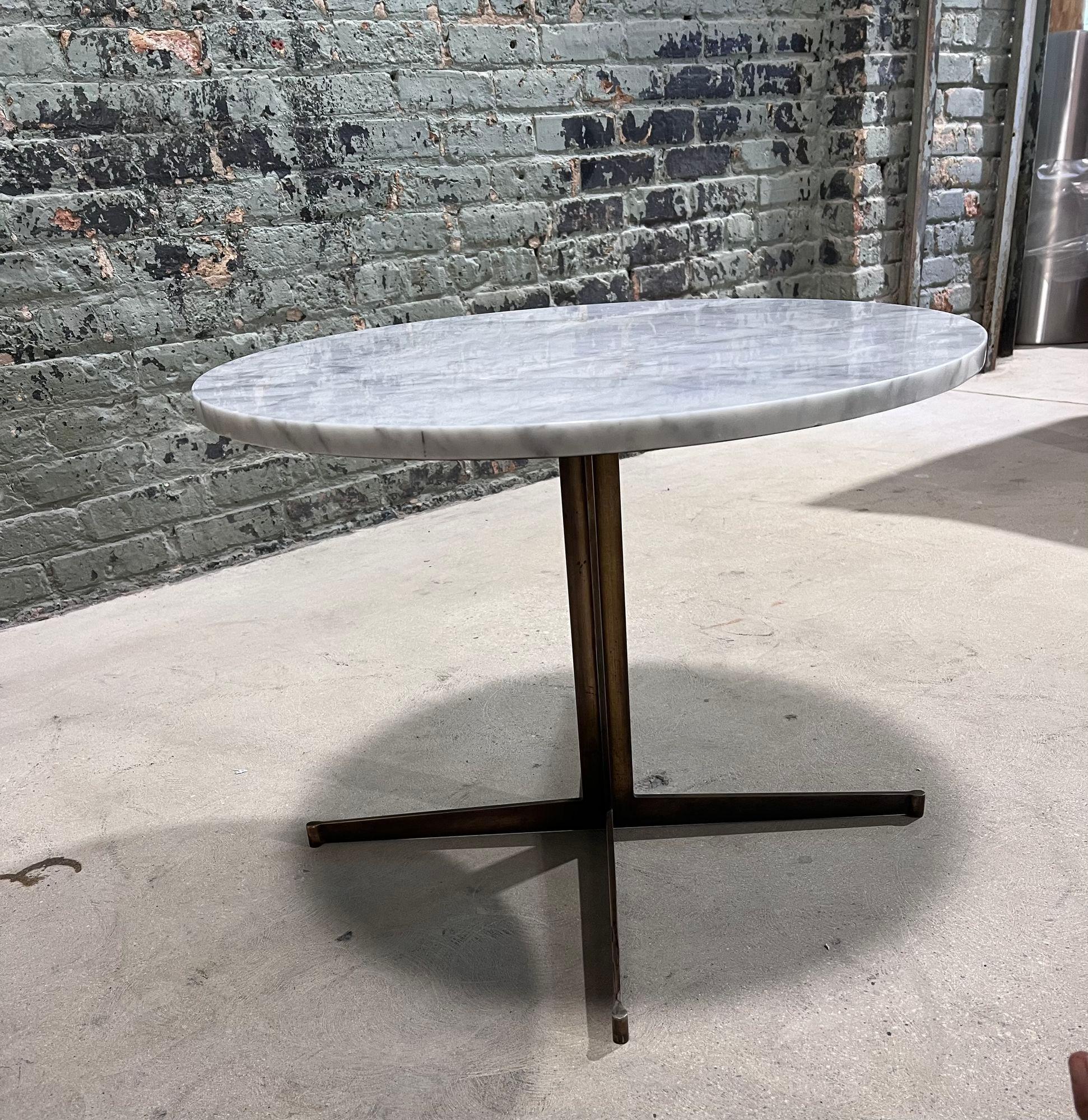 Calacatta Marble and Solid Bronze Base Side/End Table, 1970 For Sale 3