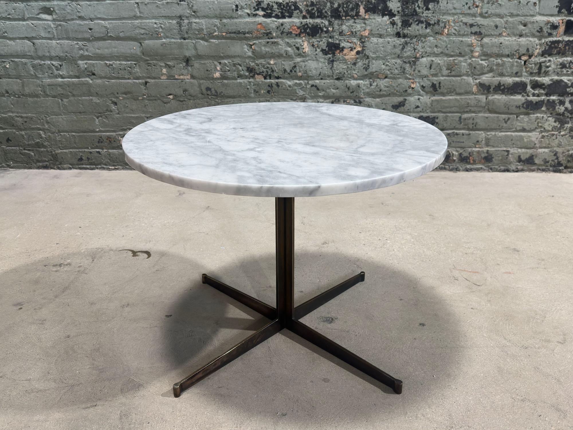Calacatta Marble and Solid Bronze Base Side/End Table, 1970 For Sale 4