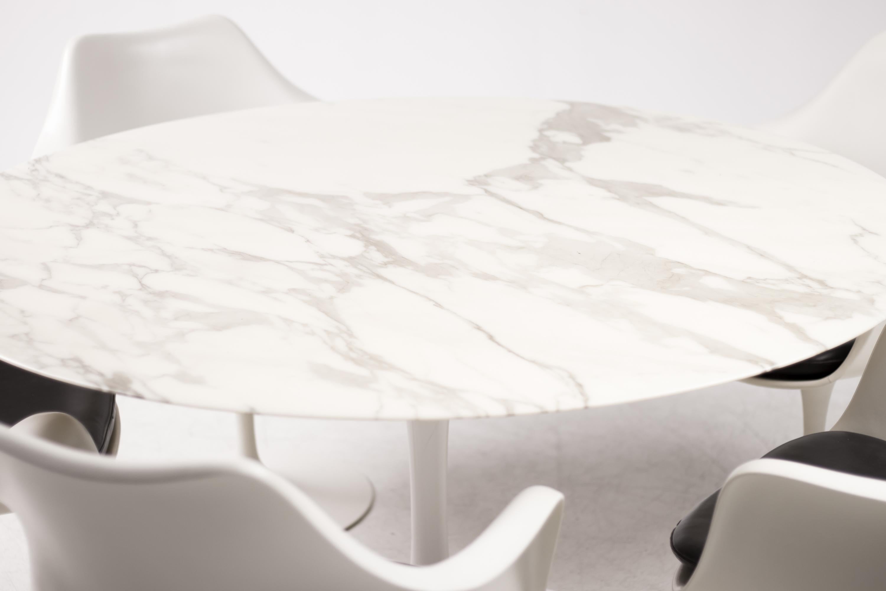 American Calacatta Marble Dining Set by Eero Saarinen for Knoll International