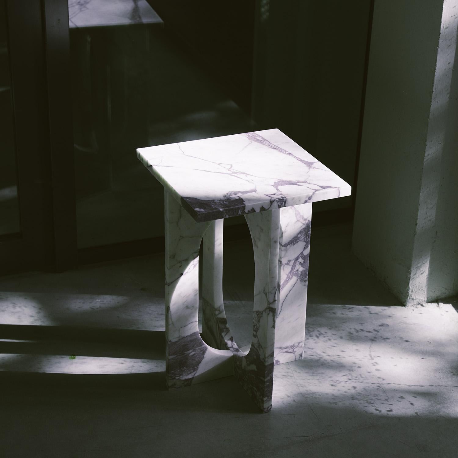 Mesa Auxiliar de Mármol Calacatta 