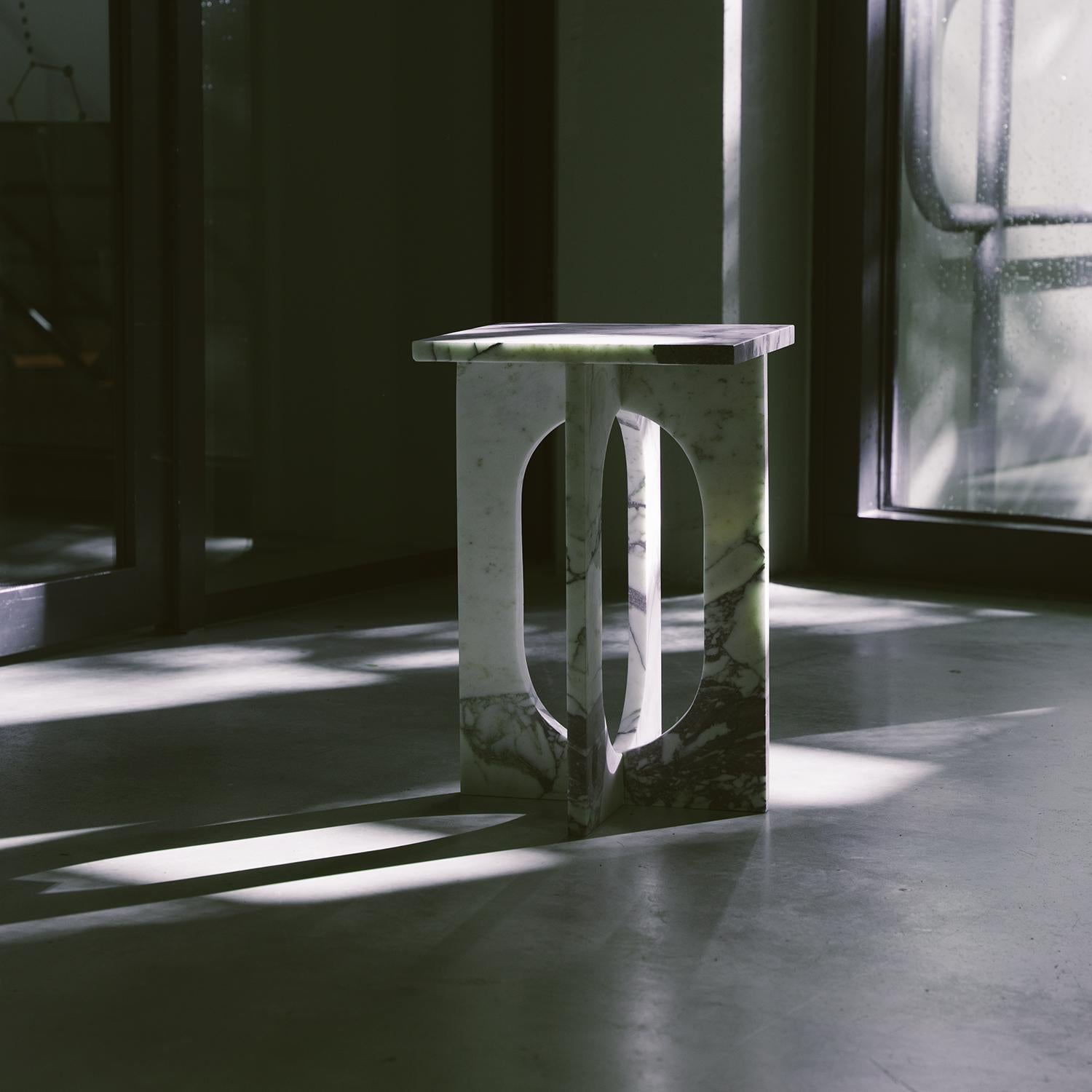 Mesa Auxiliar de Mármol Calacatta 