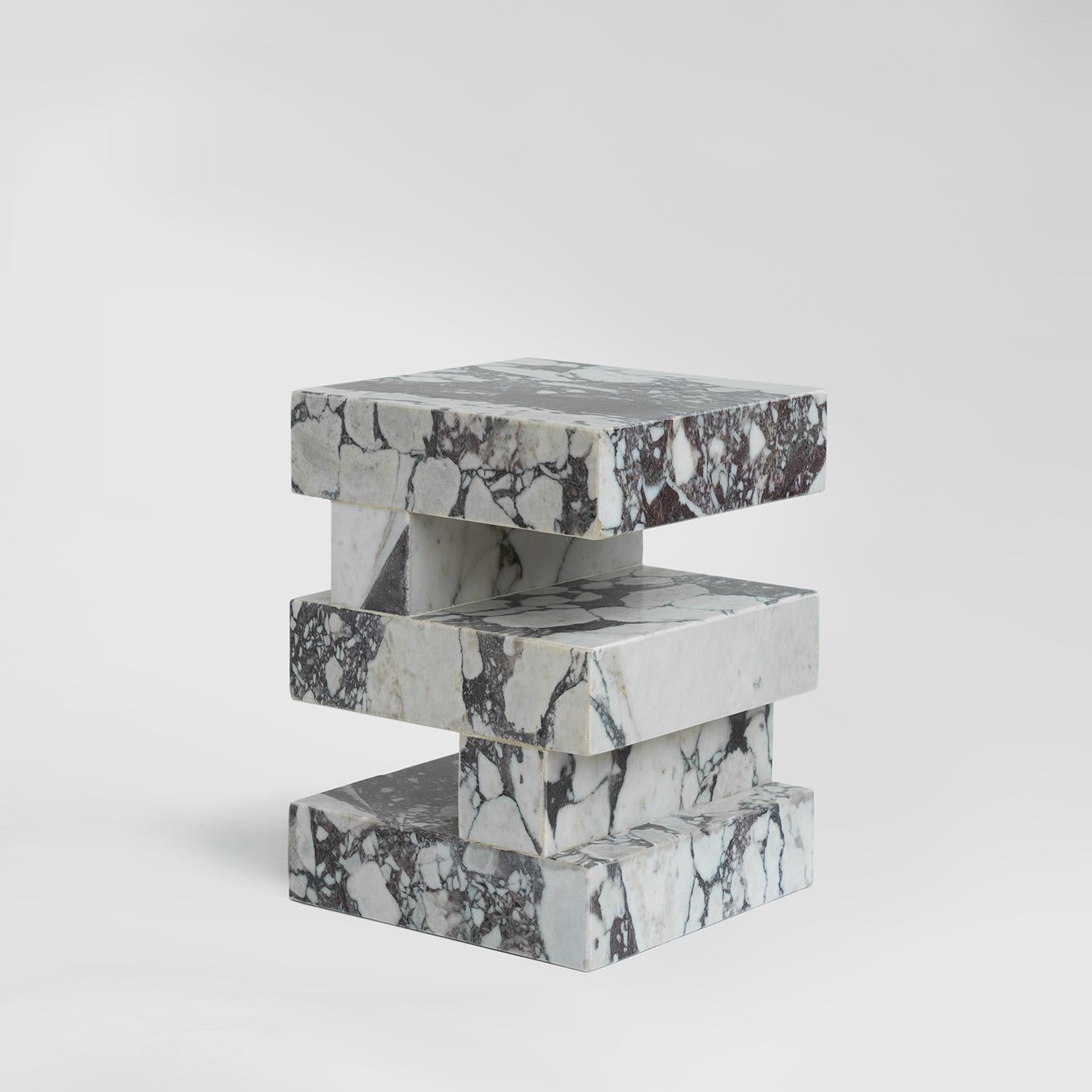 Table d'appoint Calacatta « S Y N C », édition limitée en vente 7