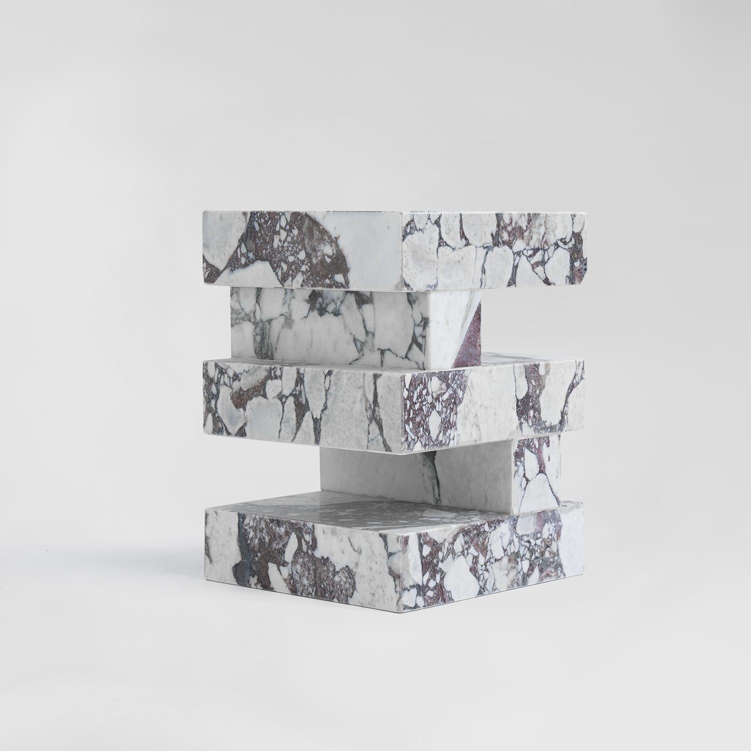 Marbre Table d'appoint Calacatta « S Y N C », édition limitée en vente