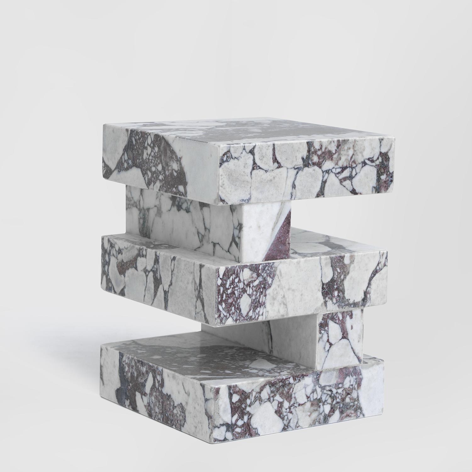 Table d'appoint Calacatta « S Y N C », édition limitée en vente 2
