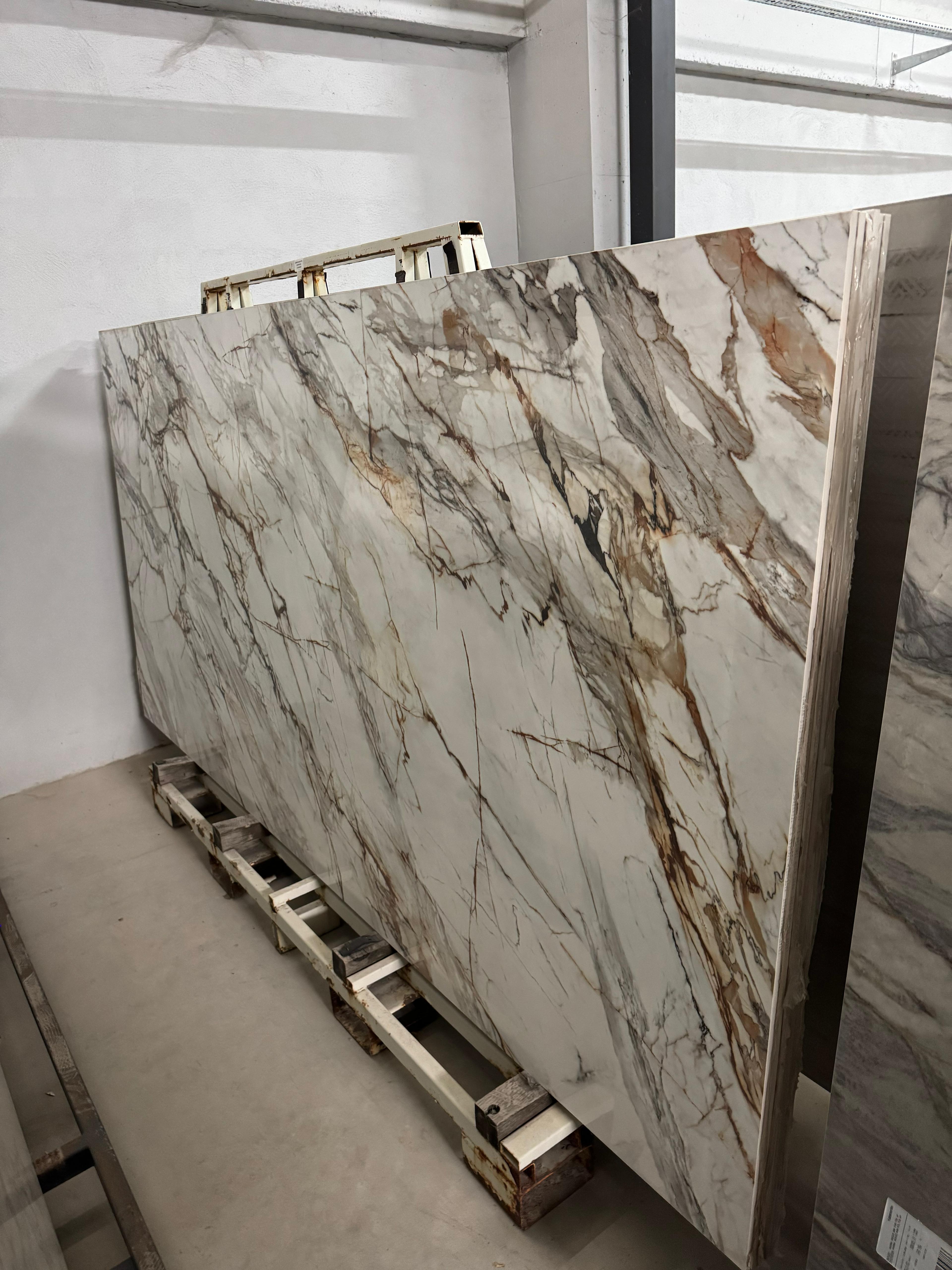 Mesa de centro cuadrada Calacatta - Mesa de centro de mármol - Mármol Calacatta en Nuevo estado para la venta en İnegöl, TR