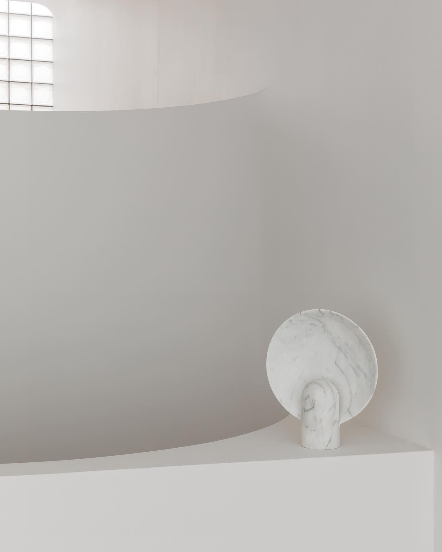 Contemporary Wandleuchter aus weißem Calacatta-Marmor von Henry Wilson im Angebot 5
