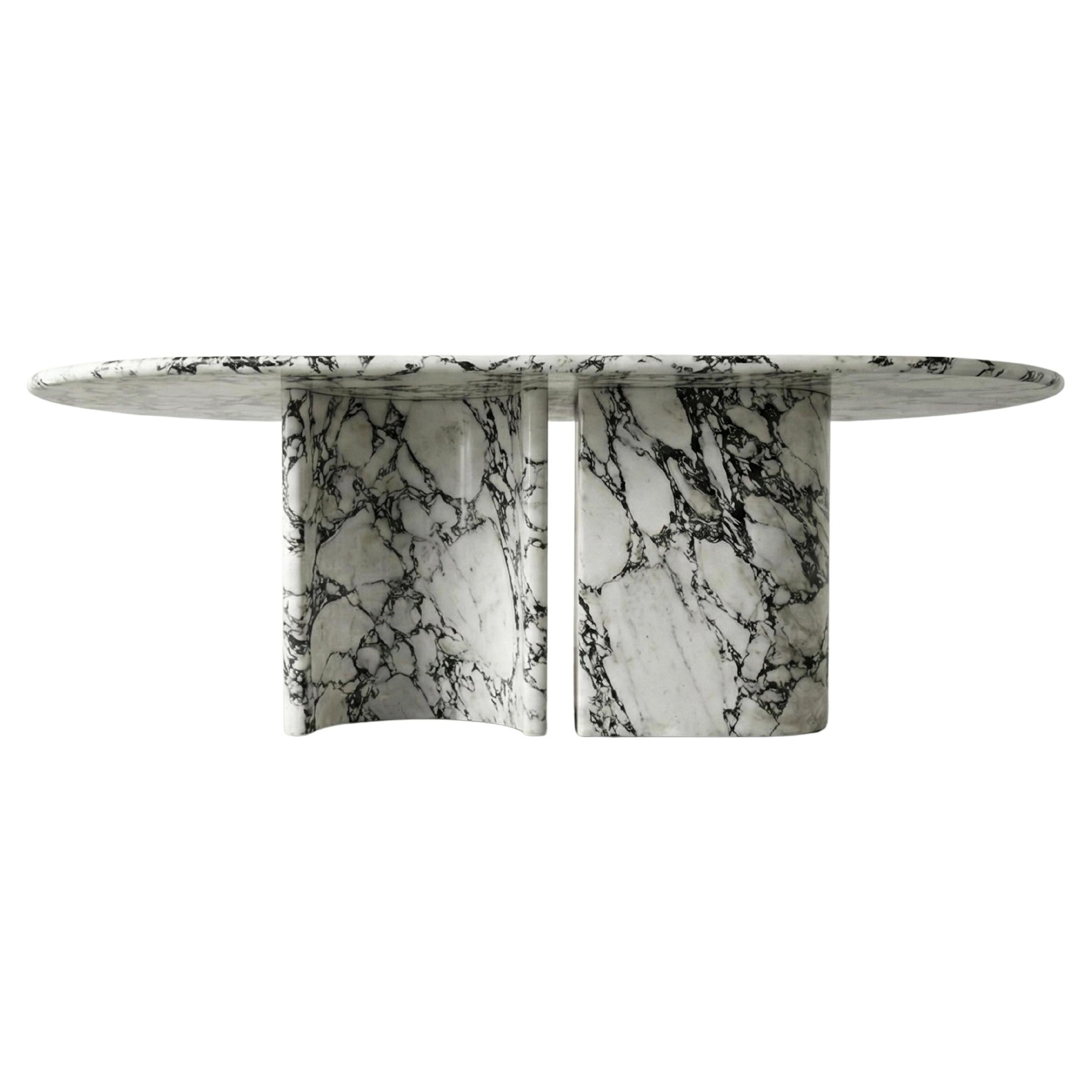 Pierre Calacatta Viola Marble Dining Table with Sculptural Stone Base - Monolith Table en vente