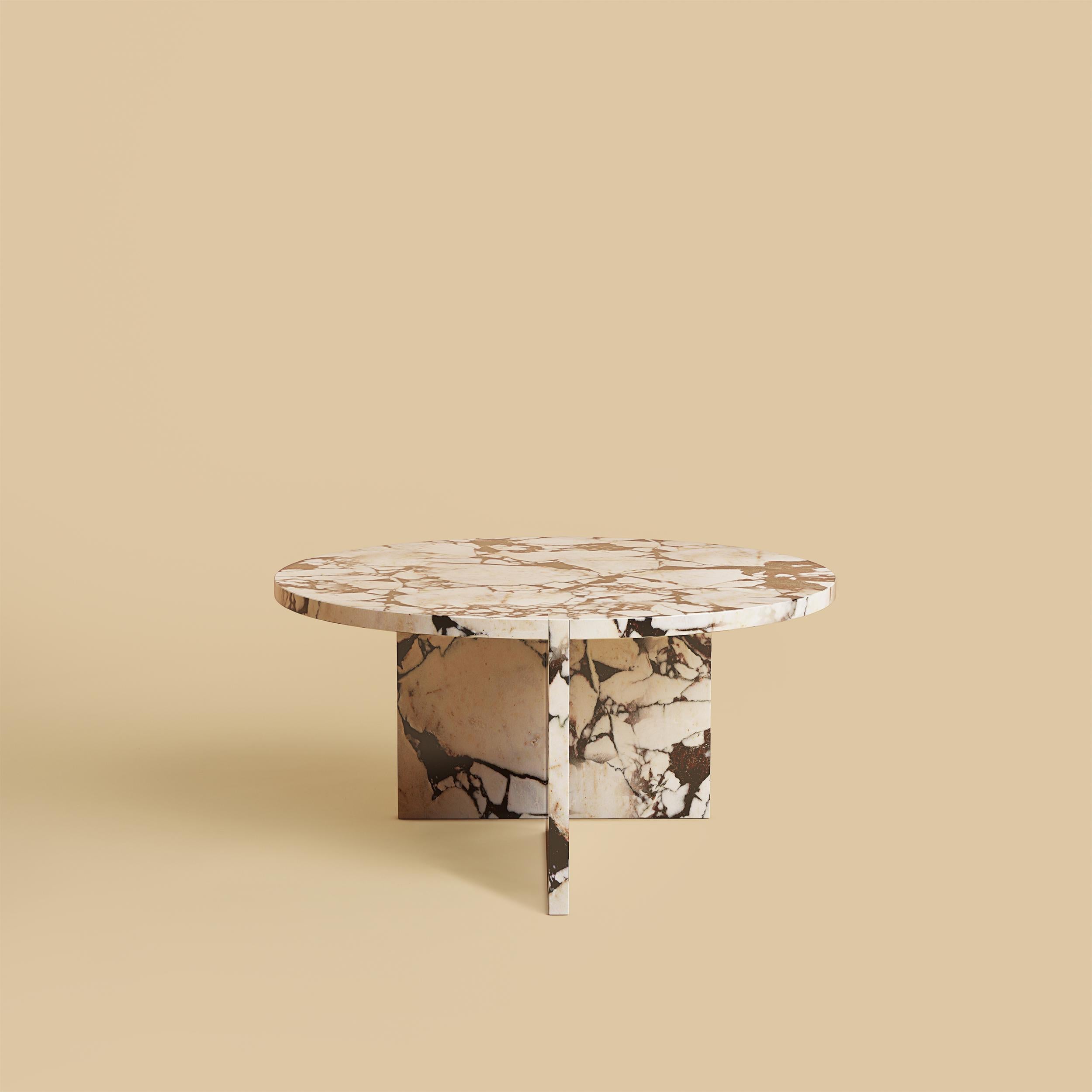 Moderne Table basse ronde Calacatta, fabriquée en Italie en vente