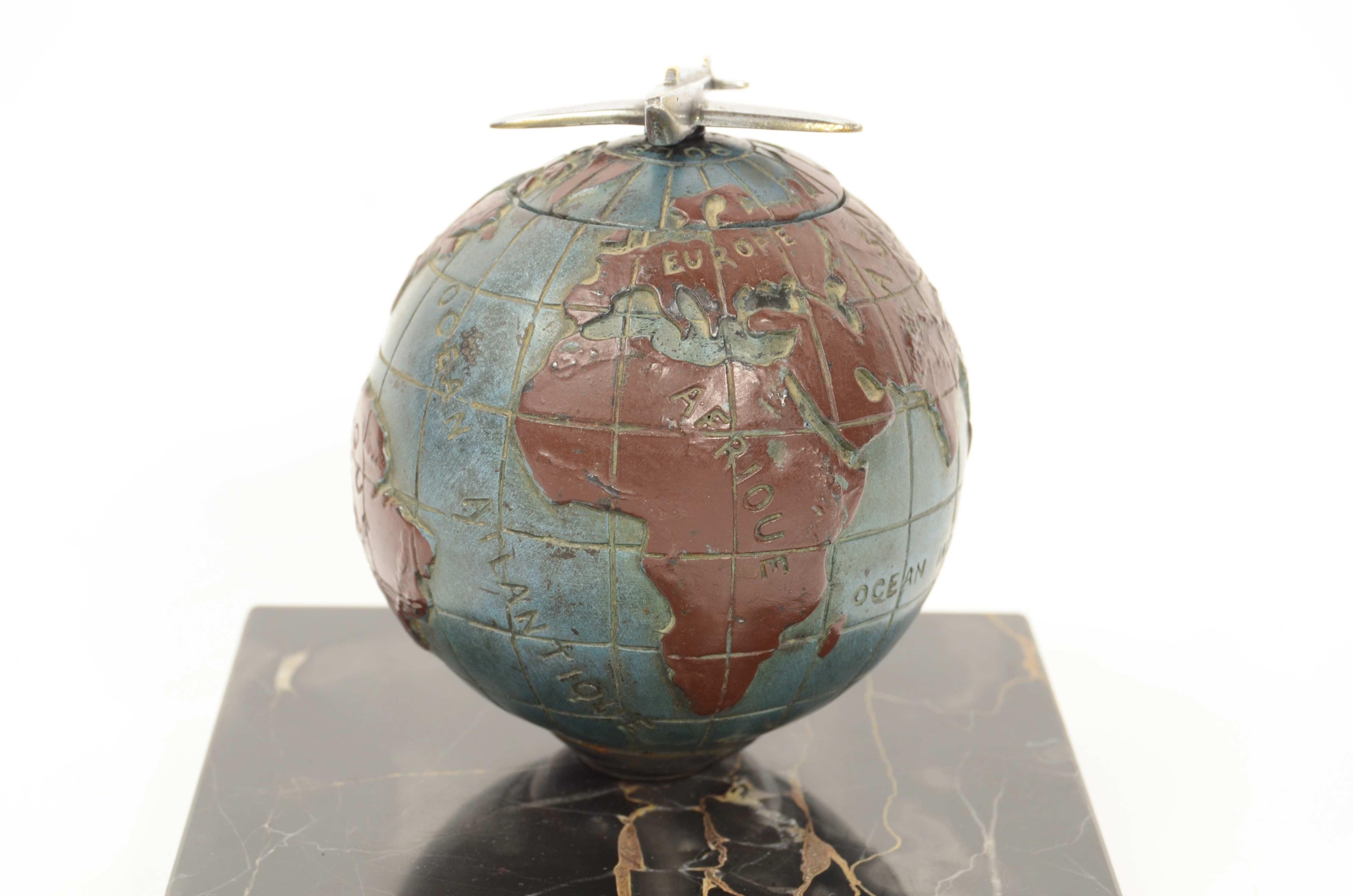 Calamaio Art-Déco raffigurante globo terrestre e aereo su base marmo Portoro in vendita 5