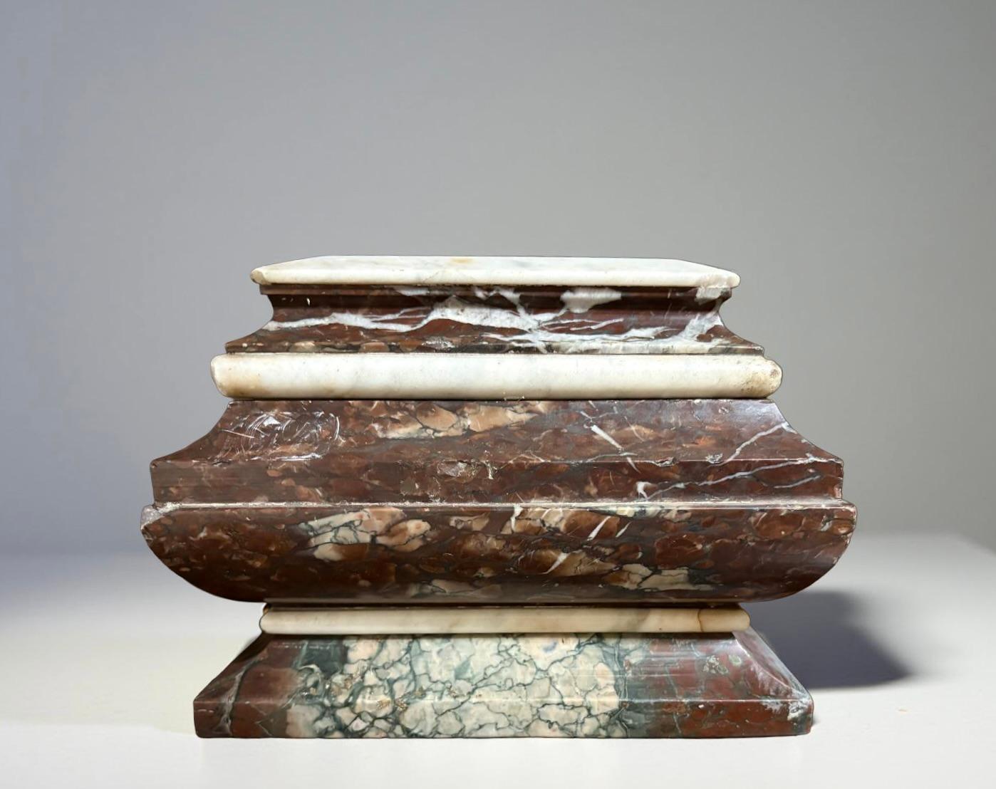 Calamaio Grand Tour in marmo a Sarcofago inizio XIX secolo Italiano en venta