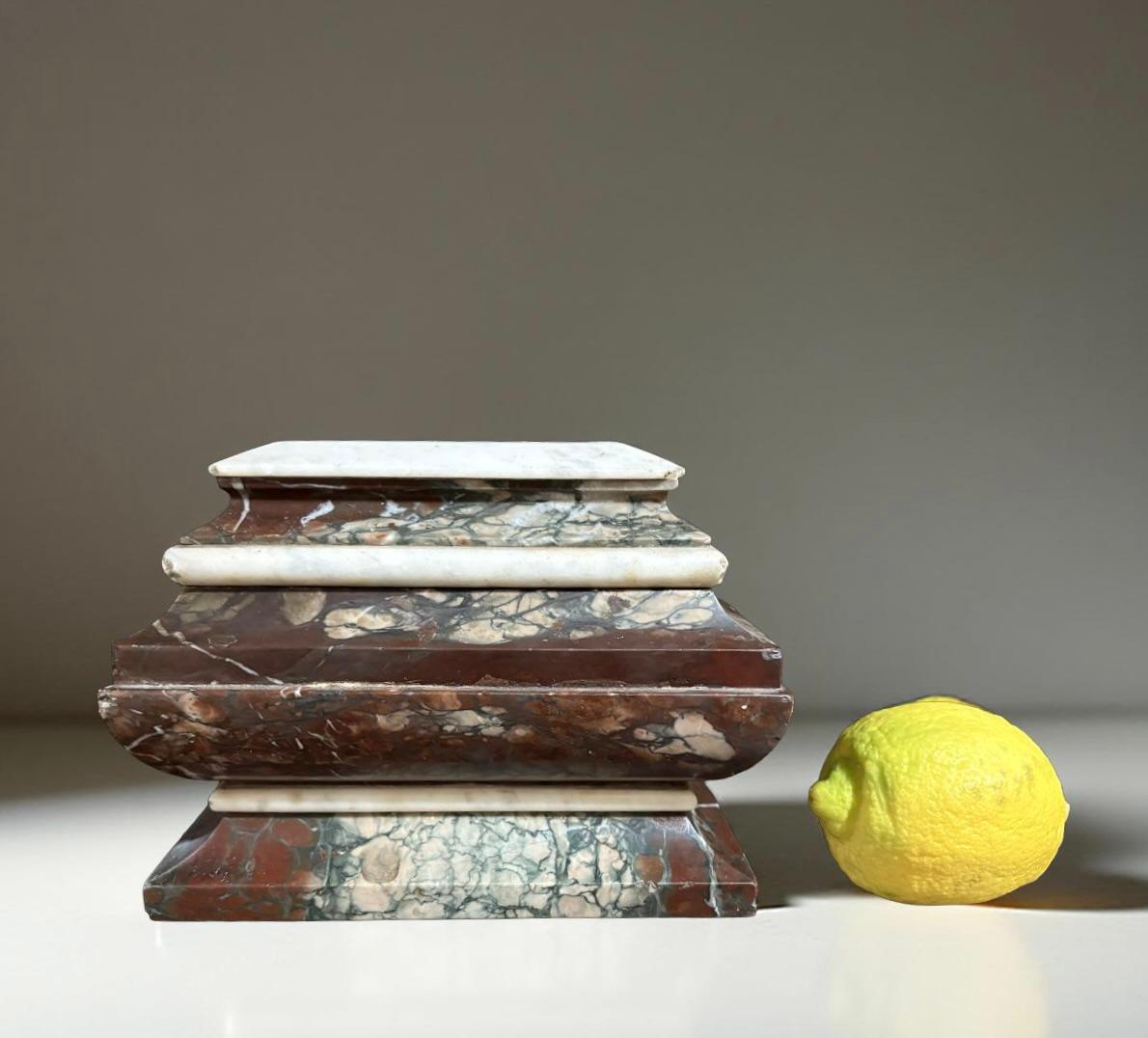 Calamaio Grand Tour in marmo a Sarcofago inizio XIX secolo siglo XIX en venta