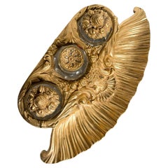 Tintero de bronce dorado y jarras de cristal Siglo XX