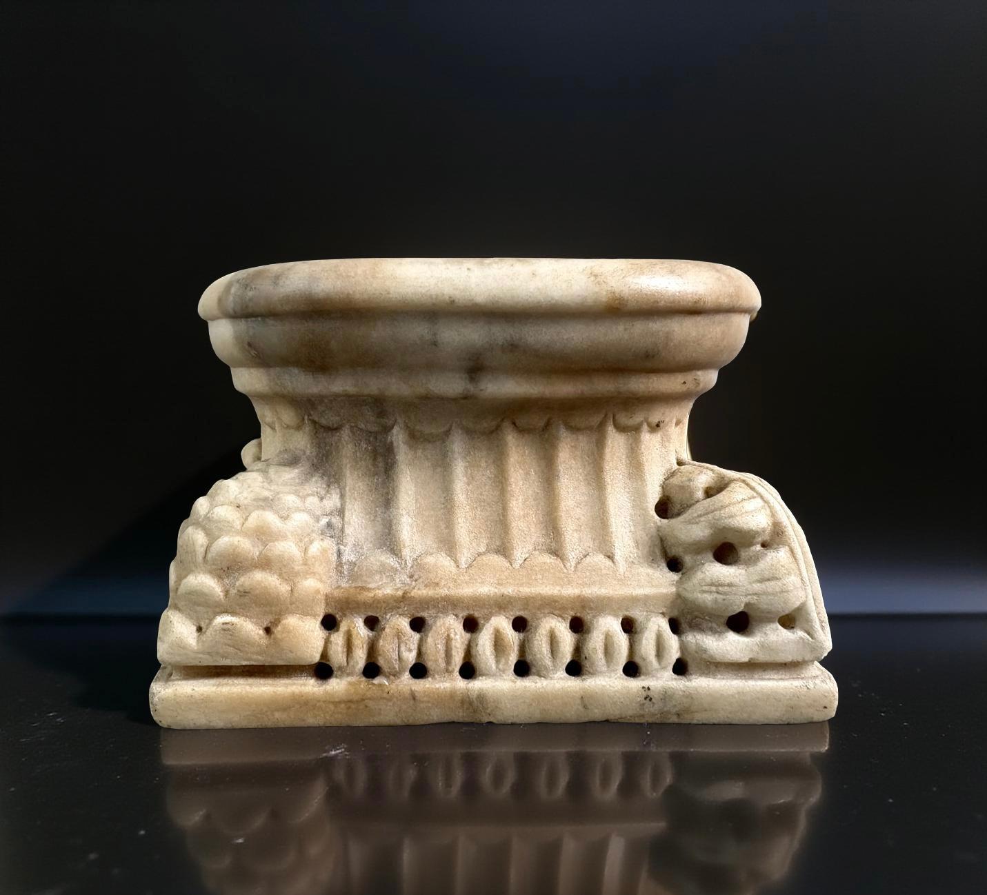 Tintero de mármol Recuerdo del Grand Tour Roma finales del siglo XVIII Romano clásico en venta
