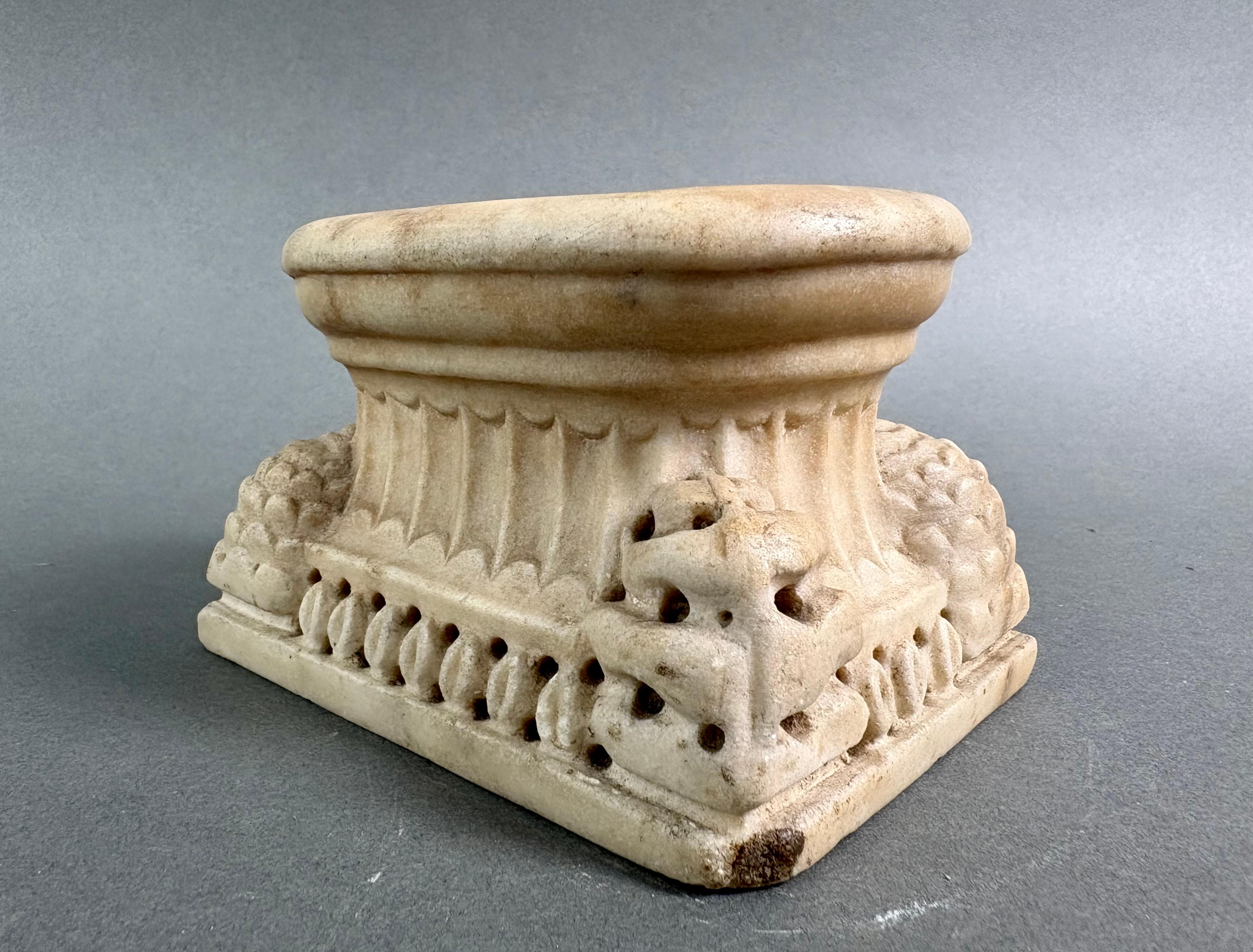 Tintero de mármol Recuerdo del Grand Tour Roma finales del siglo XVIII en venta 2