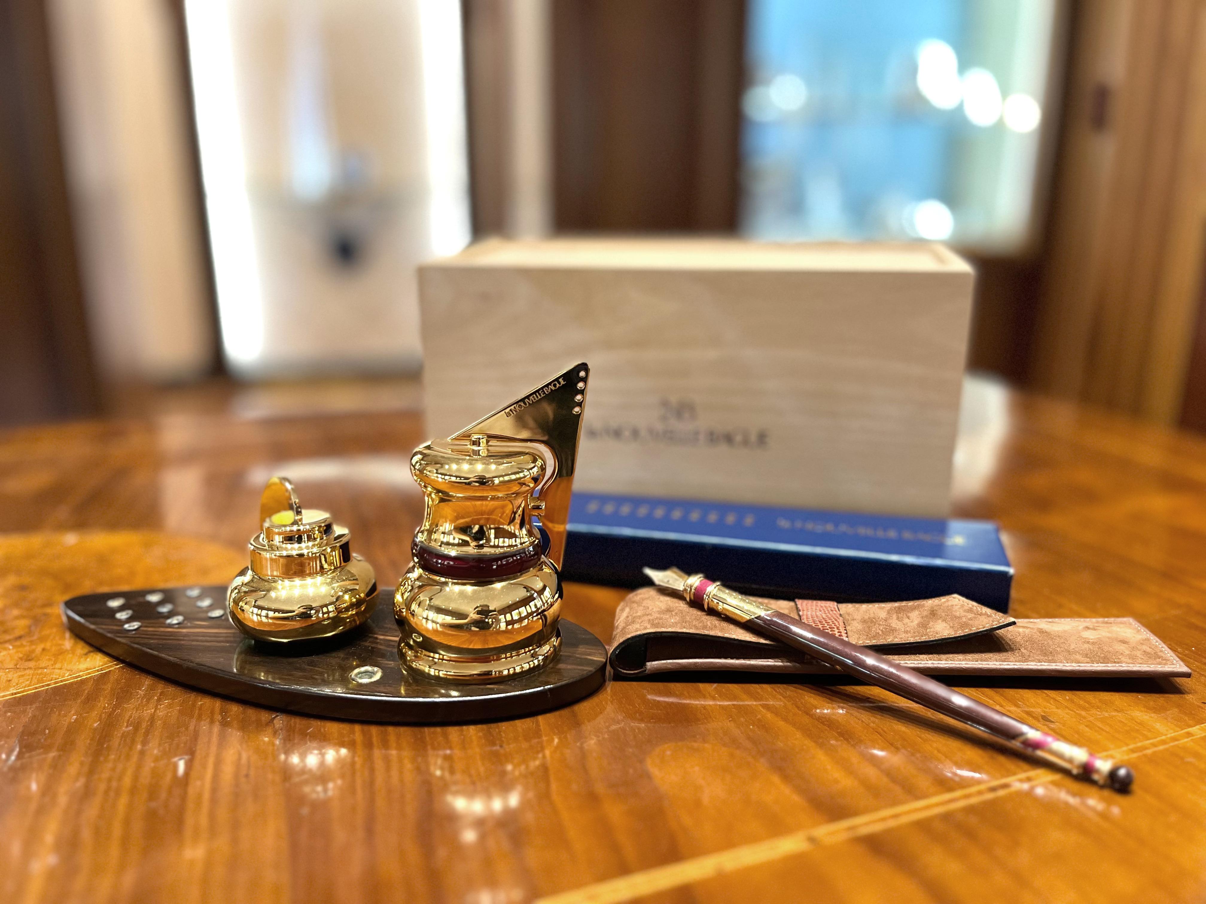 La Nouvelle Bague inkwell in gilt silver and ebony with fountain pen For Sale 9