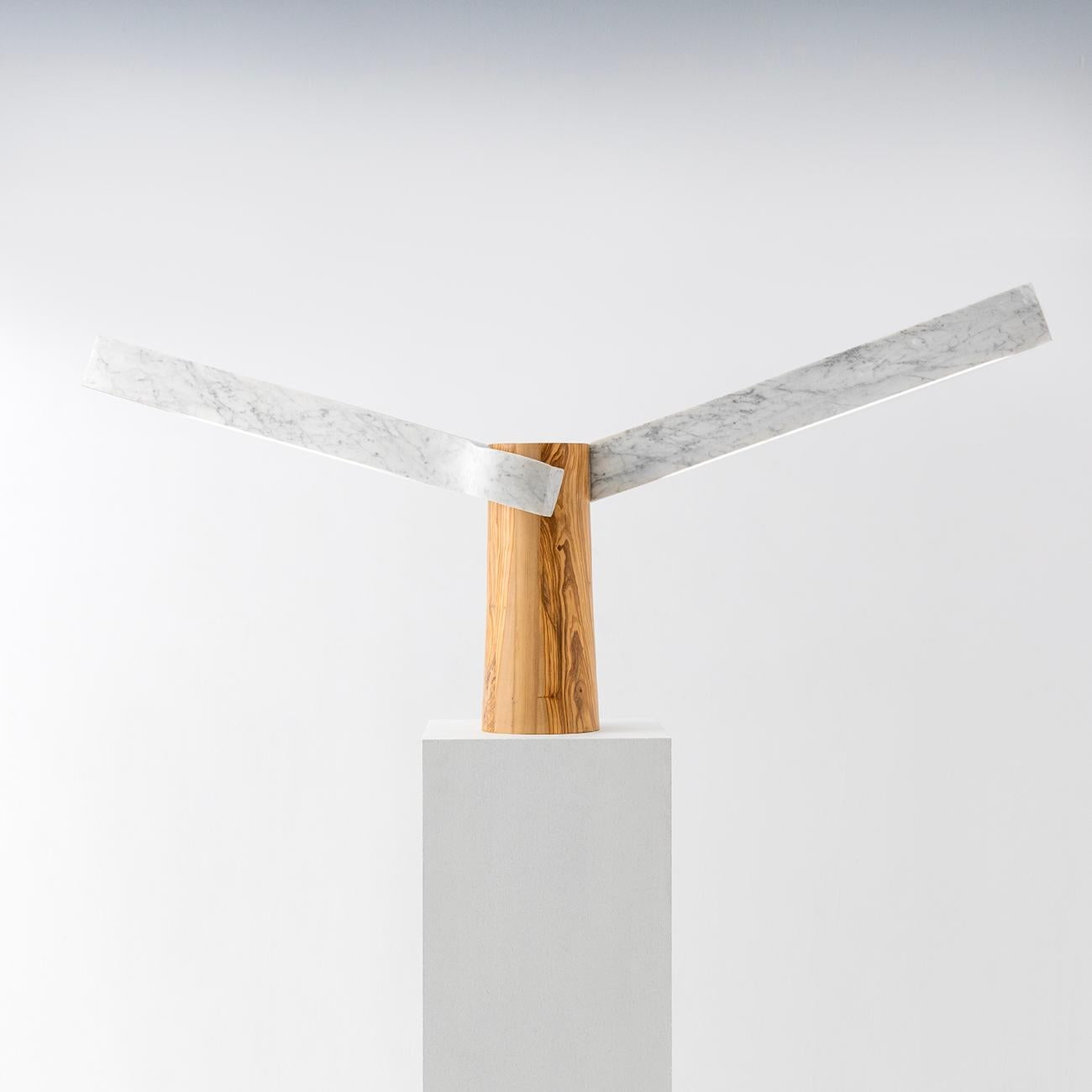 Lujosa lámpara escultórica de mármol blanco natural y madera Calamina de Carlos Aucejo
Dimensiones: Ø 172 x A 52 cm.
Materiales: Mármol de Carrara y Madera de Olivo.

Se puede personalizar. Ponte en contacto con nosotros.

Todas nuestras lámparas
