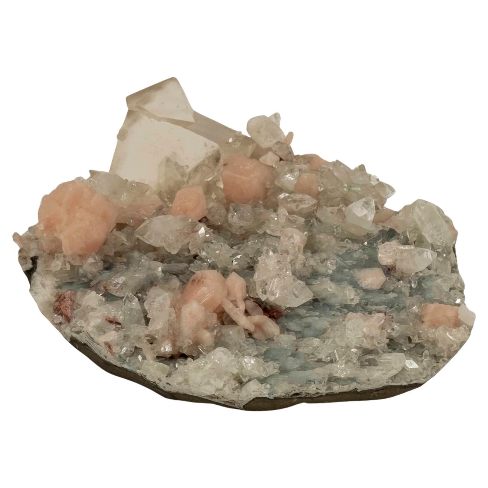 Spécimen minéral Calcite & Apophyllite claire Chalcédoine en vente