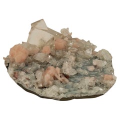 Spécimen minéral Calcite & Apophyllite claire Chalcédoine