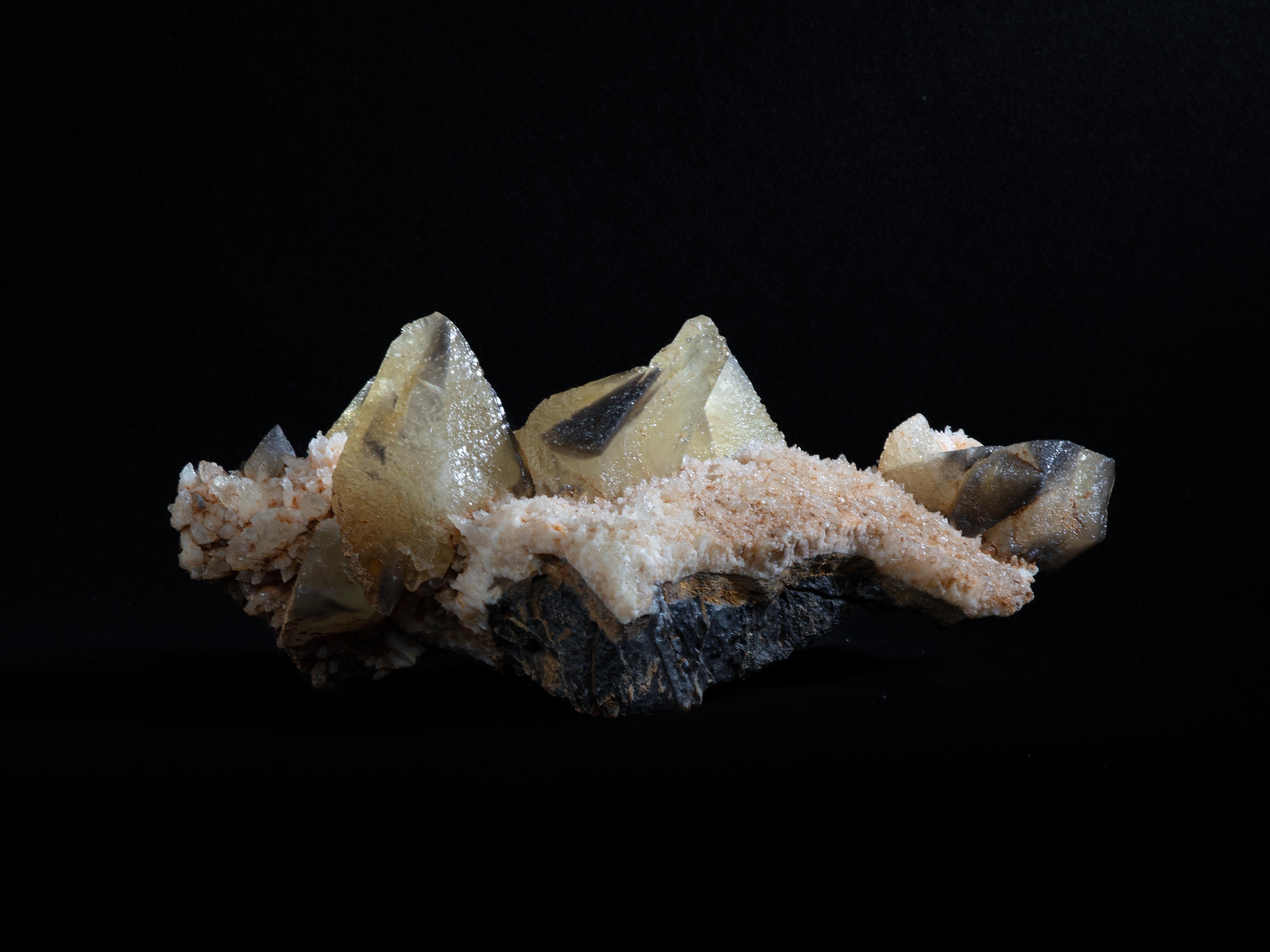 18th Century and Earlier Calcite cluster For Sale