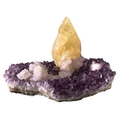 Calcite sur grappe d'améthyste d'Uruguay