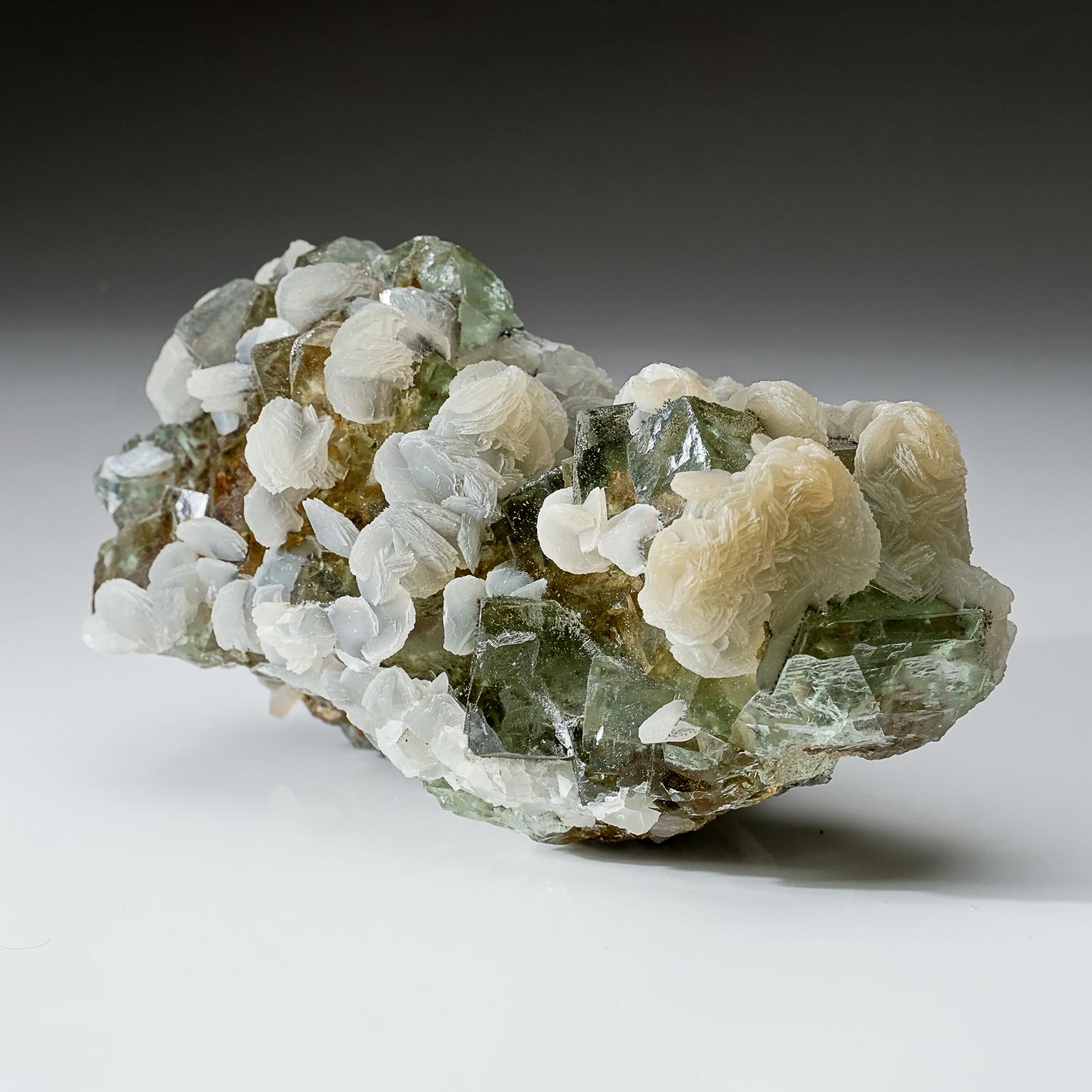 Calcite on Green Fluorite from Xianghualing-Xianghuapu Mines, Hunan, China In New Condition For Sale In New York, NY