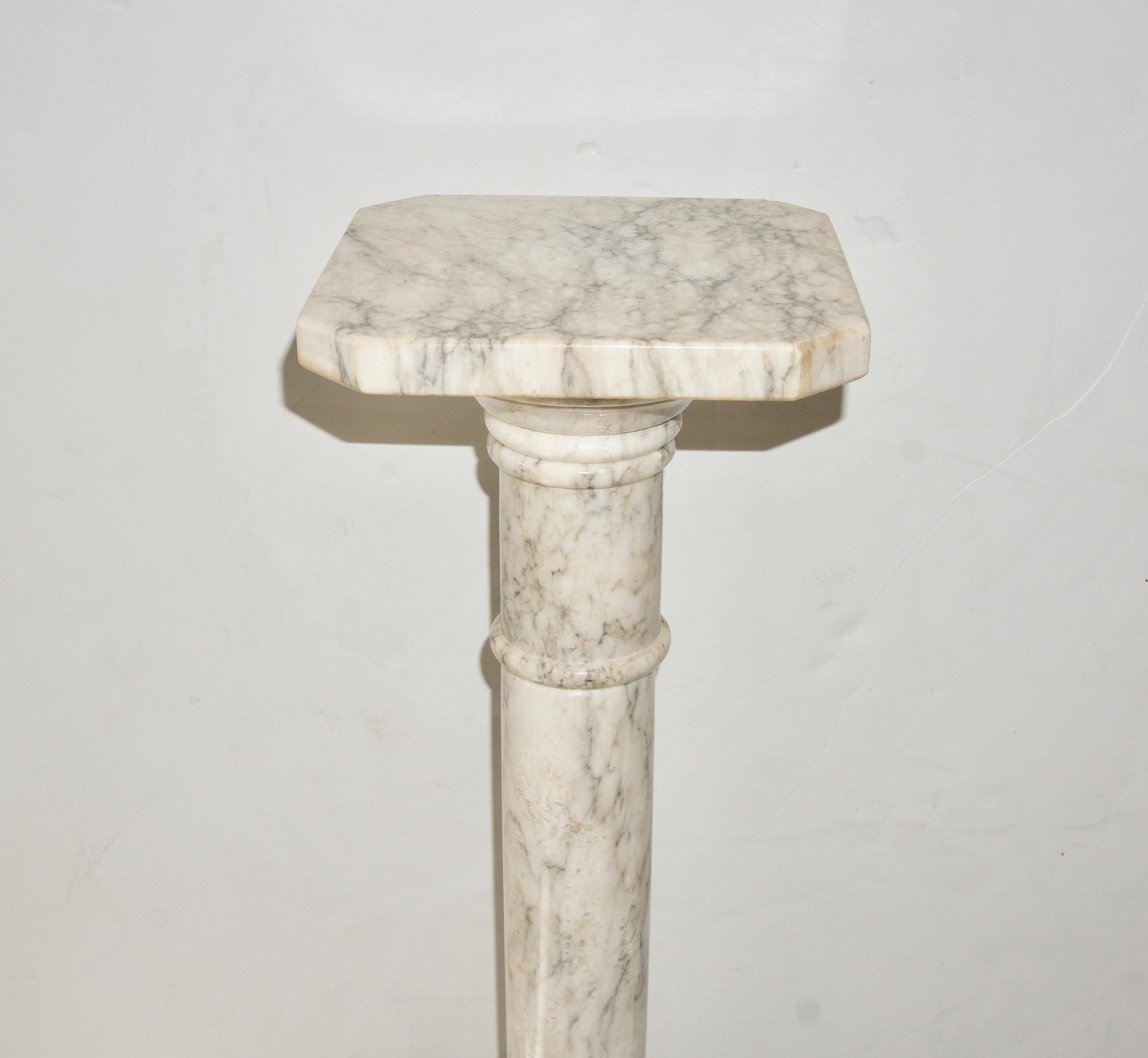 This stylish and classic marble pedestal will make the perfect piece to display a piece of sculpture or perhaps a jardinière.