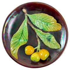 Plaque en trompe-l'œil poires de style Palissy portugais Bordallo Pinheiro de Caldas