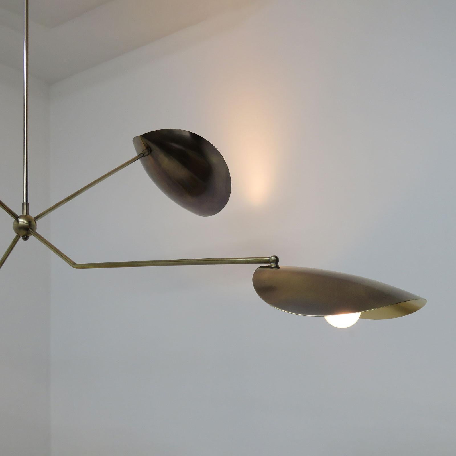 Lampadario in ottone Calder (a) Gallery L7 in vendita 2