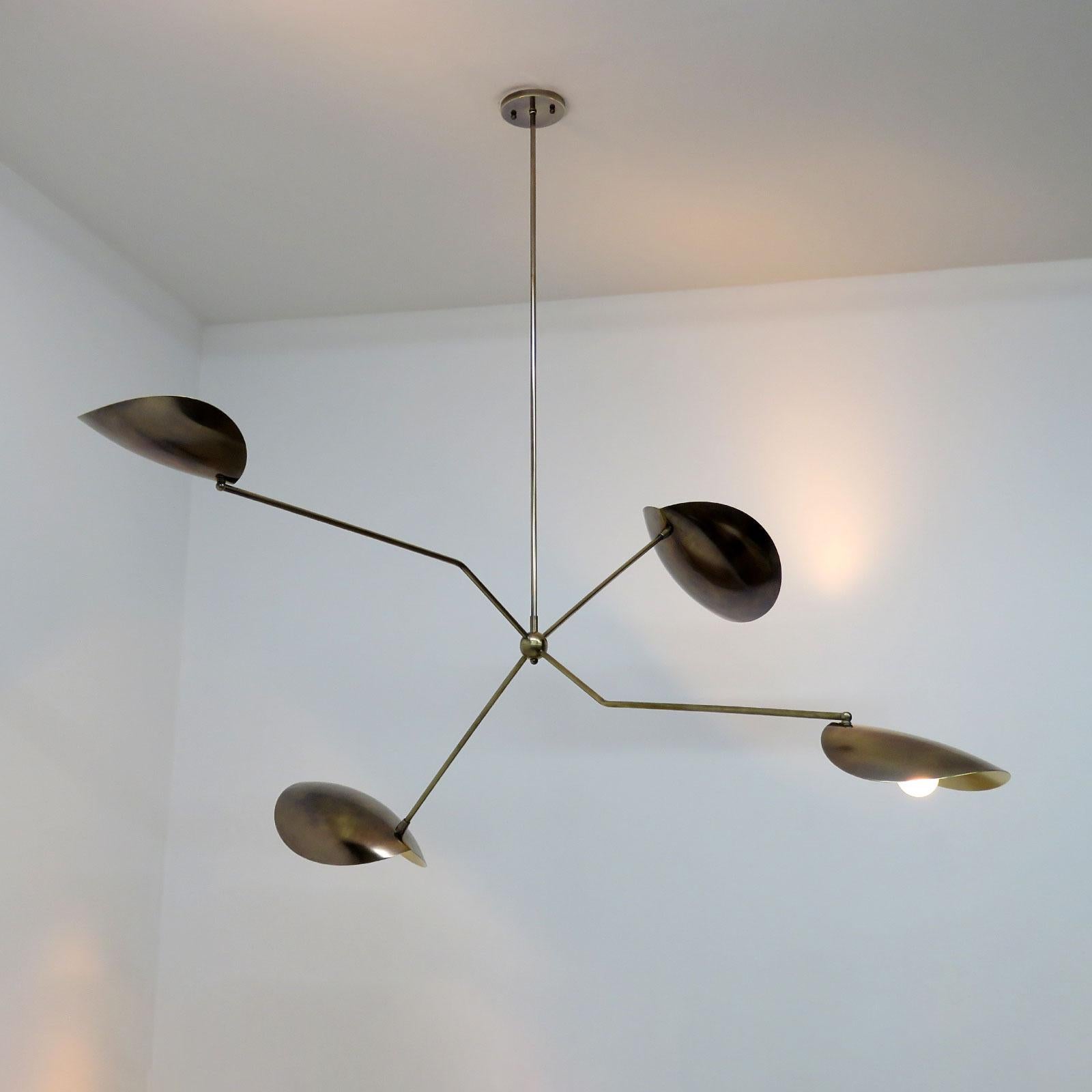 Lampadario in ottone Calder (a) Gallery L7 in vendita 1