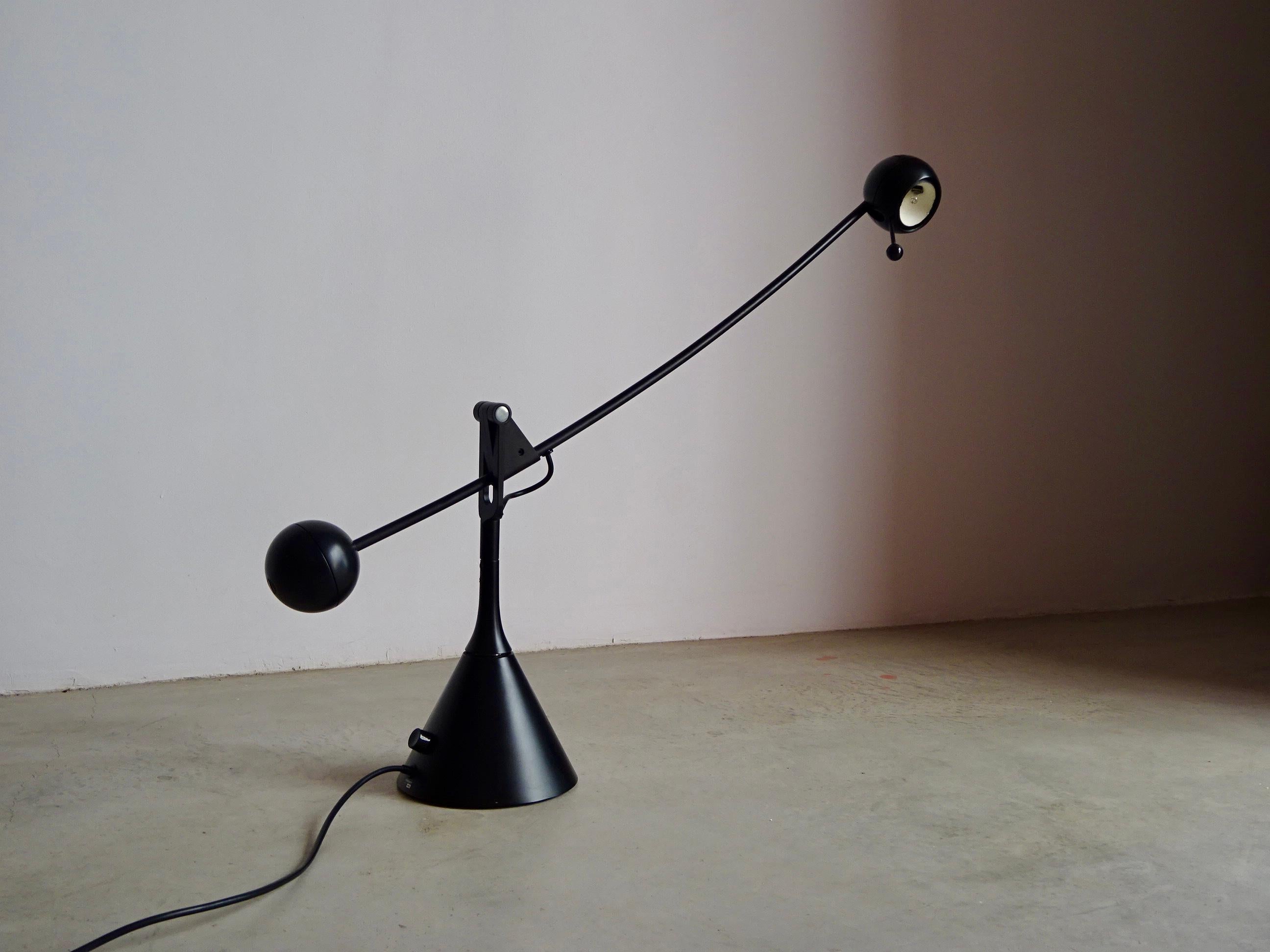 Spanish “Calder” table lamp, Enric Franch for Metalarte, Barcelona 1974. For Sale