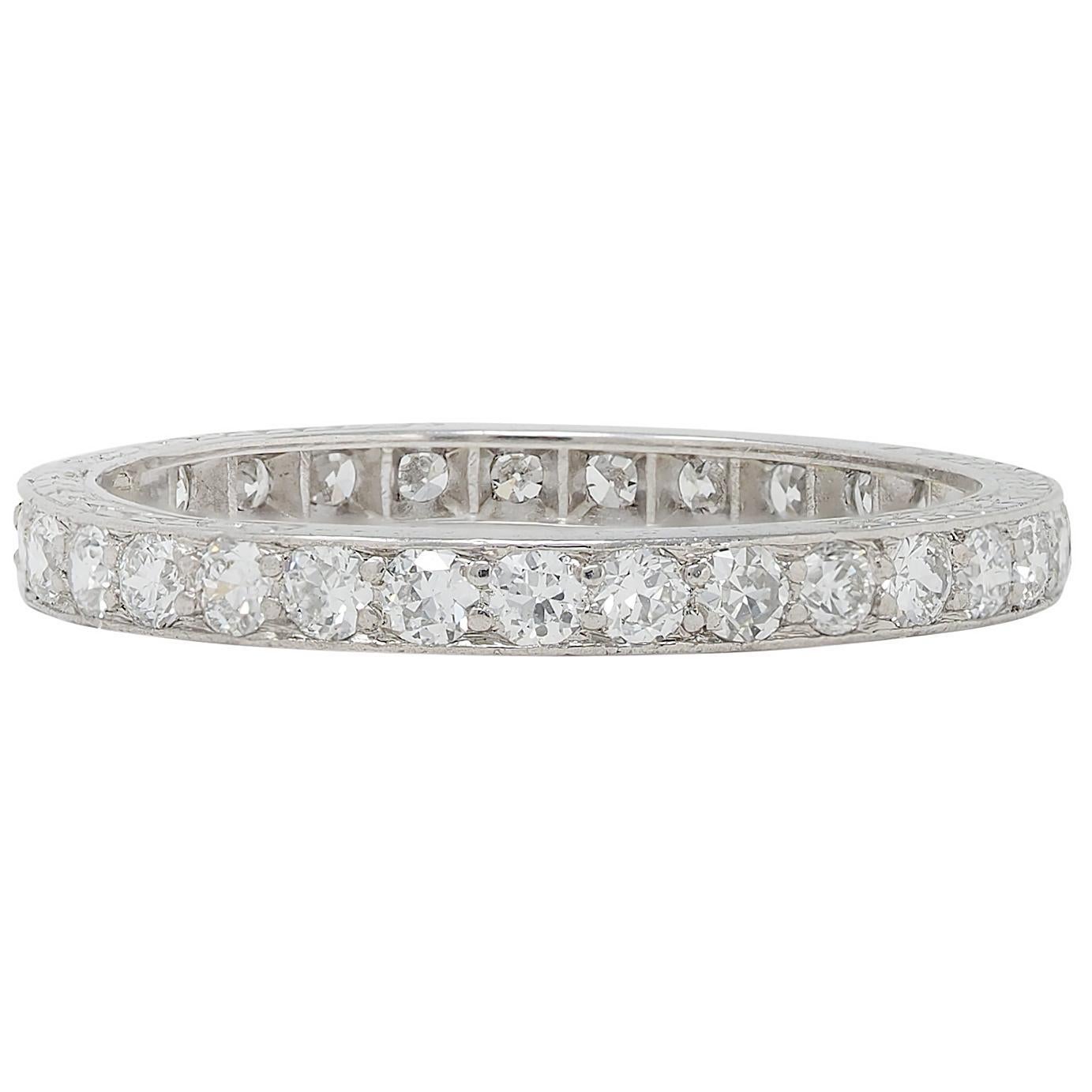 Caldwell Art Deco Europäischer Diamant Platin Vintage Ewigkeitsring Ehering im Zustand „Hervorragend“ im Angebot in Philadelphia, PA