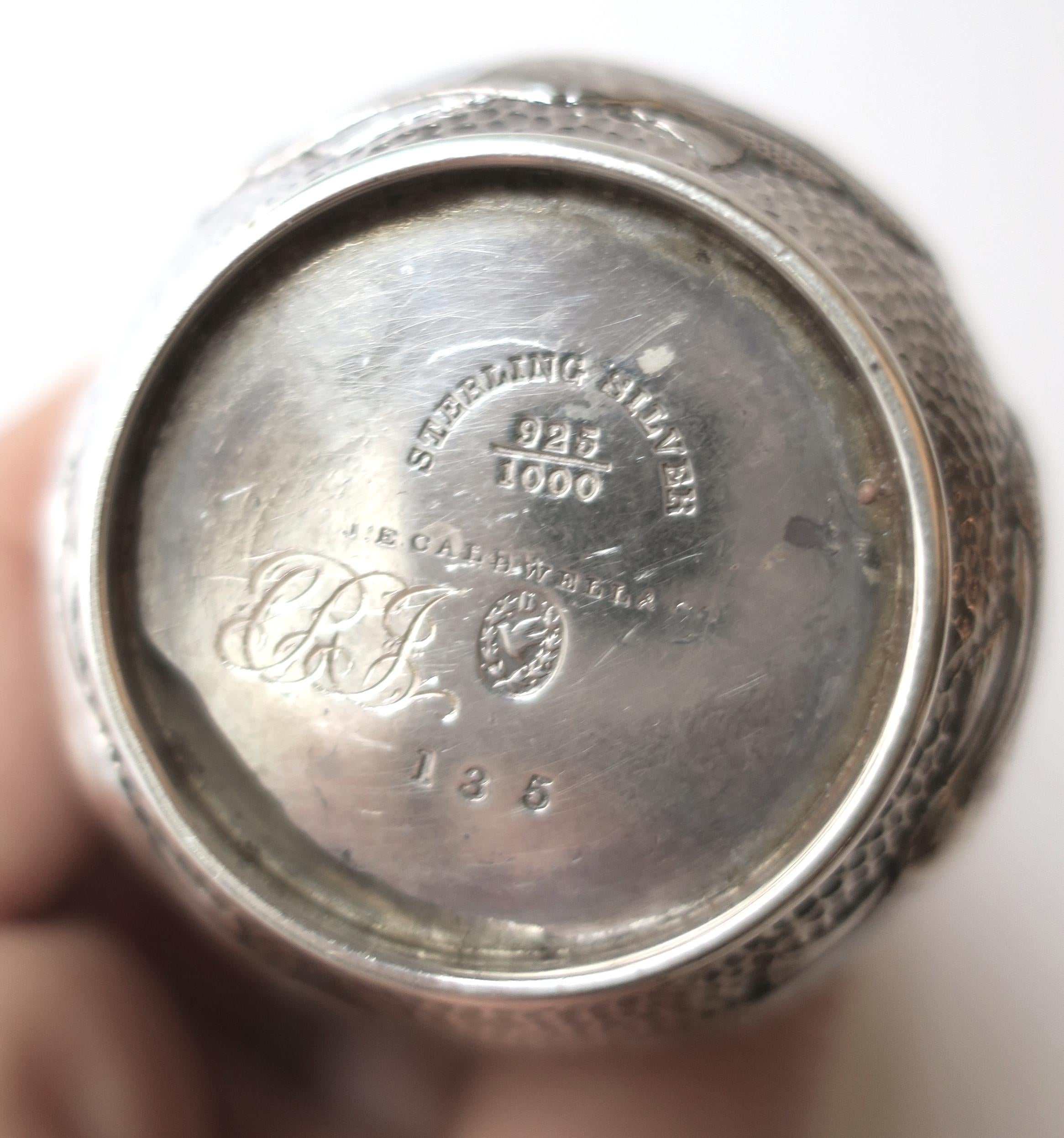 Salero y pimentero de plata de ley con diseño de concha festoneada de Caldwell, Pareja en venta 5