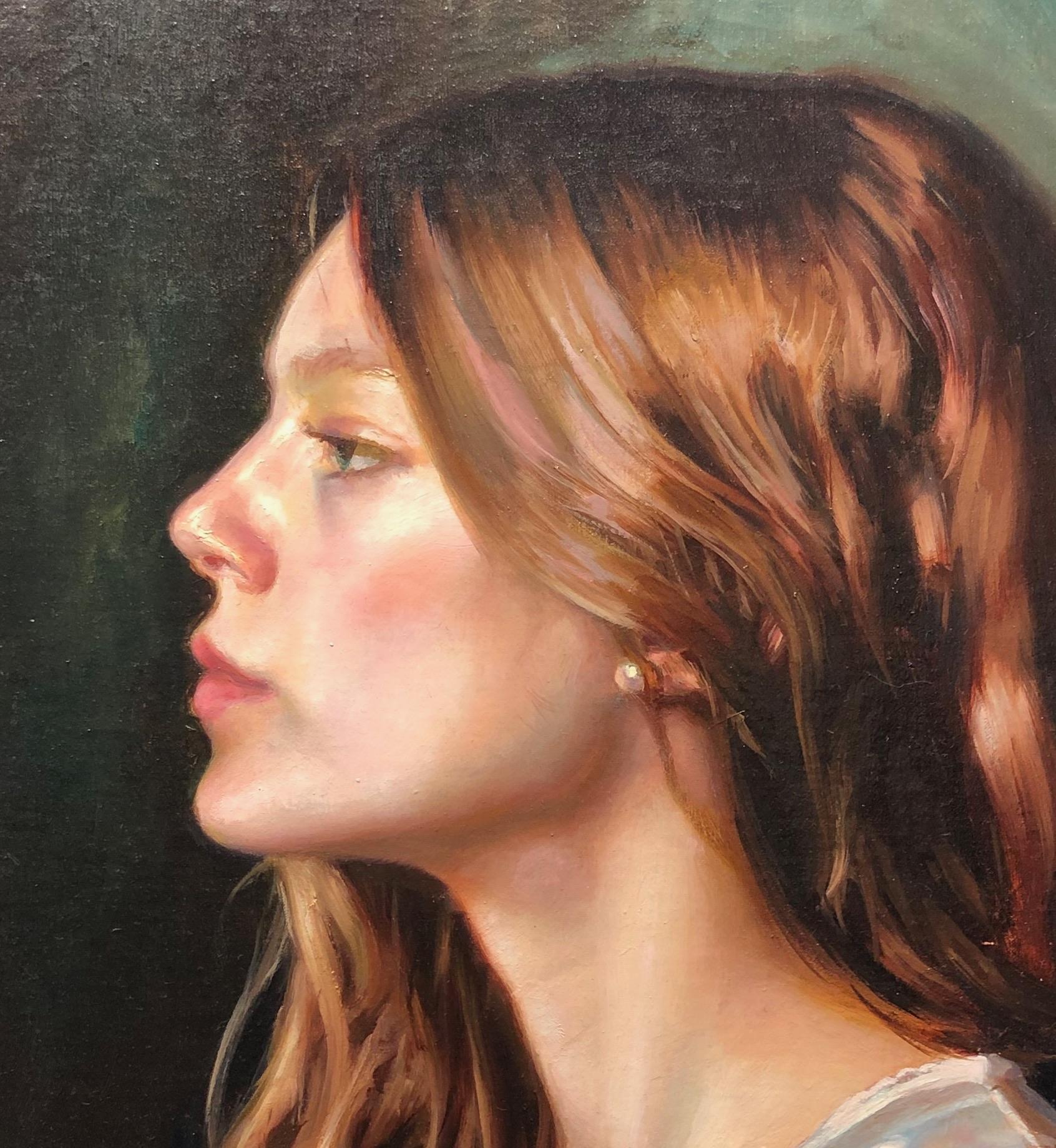 Ohne Titel Porträt einer Frau mit langem Auburnhaar und einem Seidenkrawatten, Öl auf Tafel (Zeitgenössisch), Painting, von Caleb O'Connor