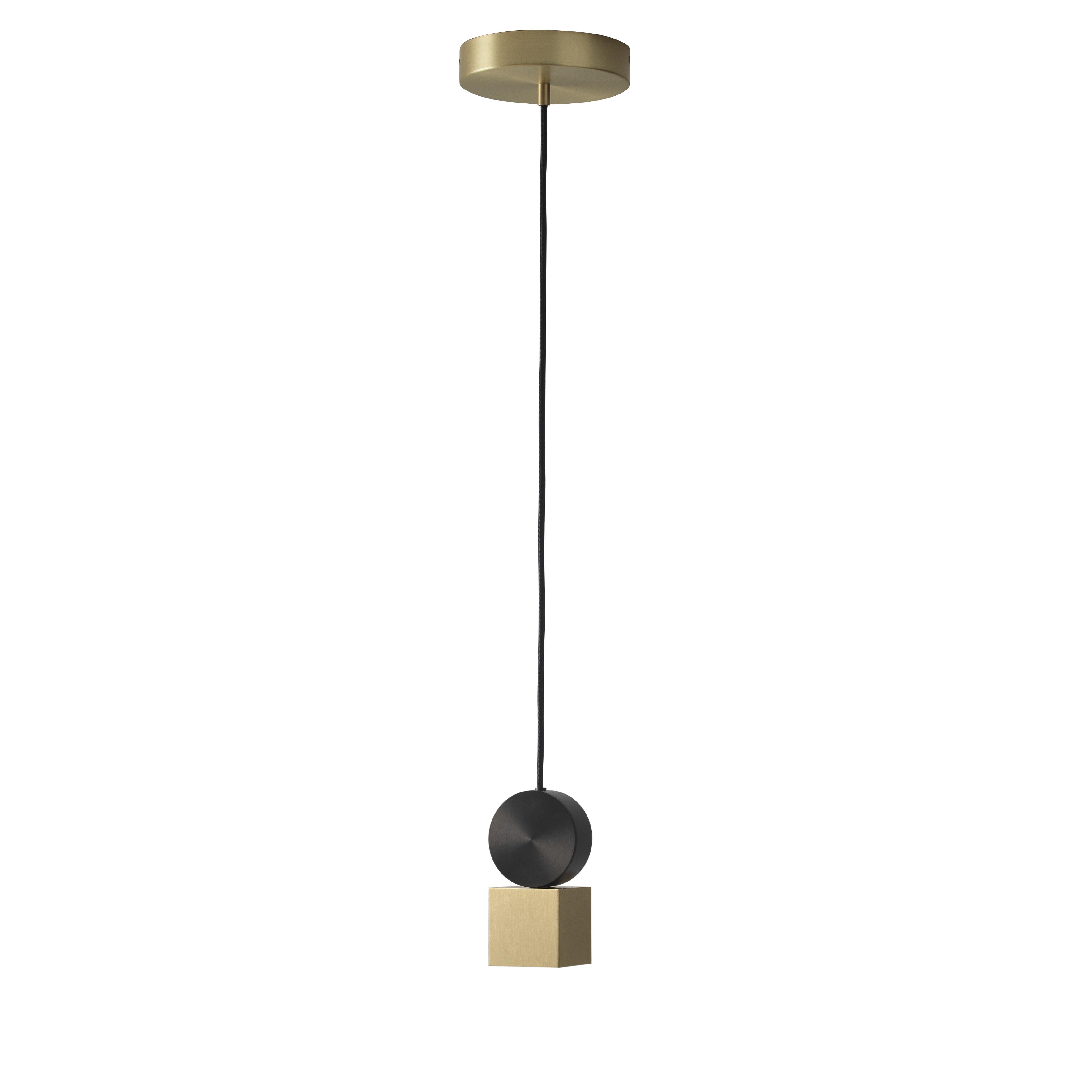 Calee V1 pendant by Pool
Dimensions: D16 X H221.3 cm
Materials: solid brass, polycarbonate, black textile cable (2m).
Others finishes and dimensions are available.

All our lamps can be wired according to each country. If sold to the USA it