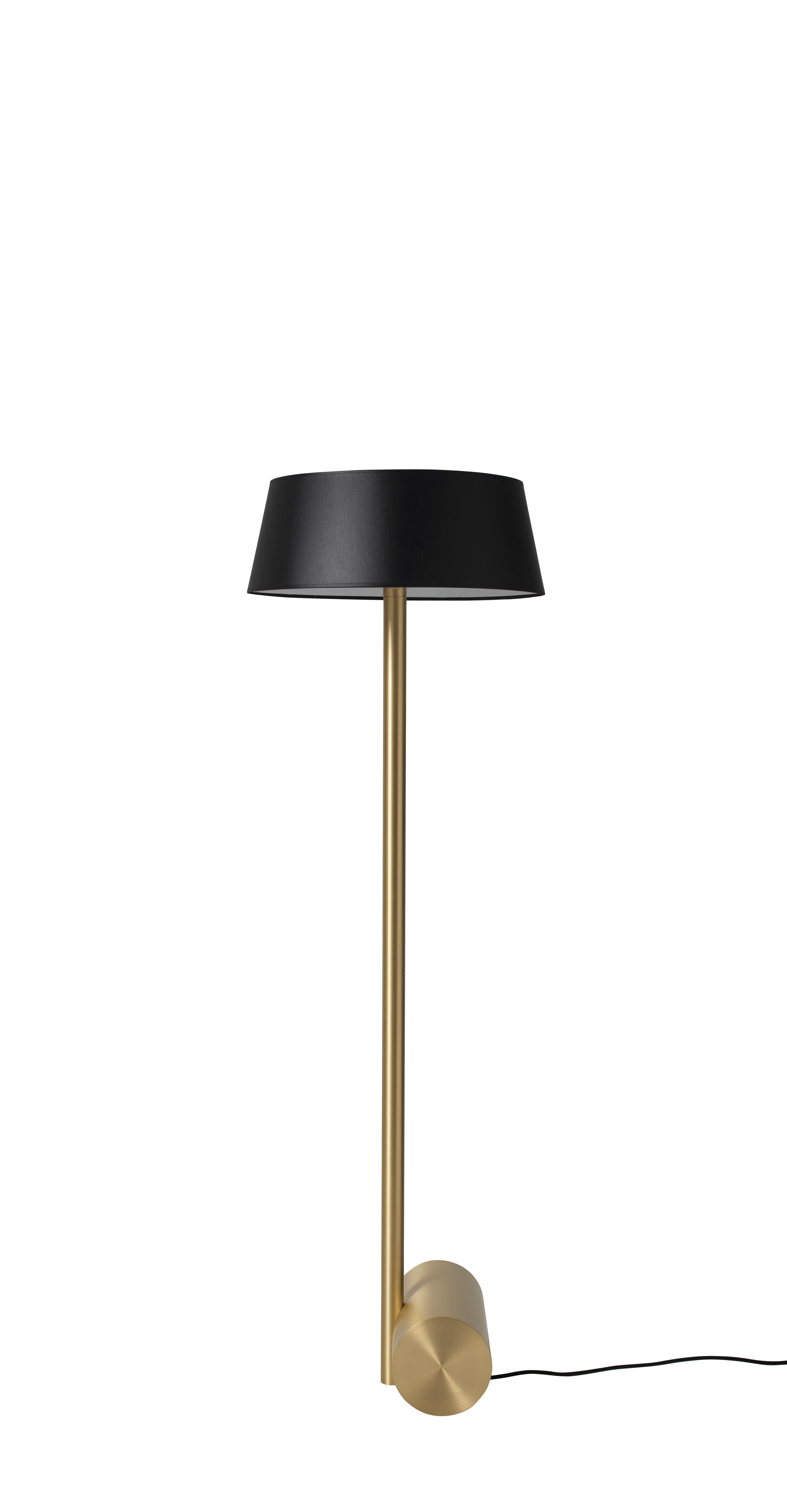 Calee XS floor lamp by Pool
Dimensions: D50 X H140 cm
Materials: solid brass, Polycarbonate, textile cable (2m).
Others finishes and dimensions are available.

All our lamps can be wired according to each country. If sold to the USA it will be