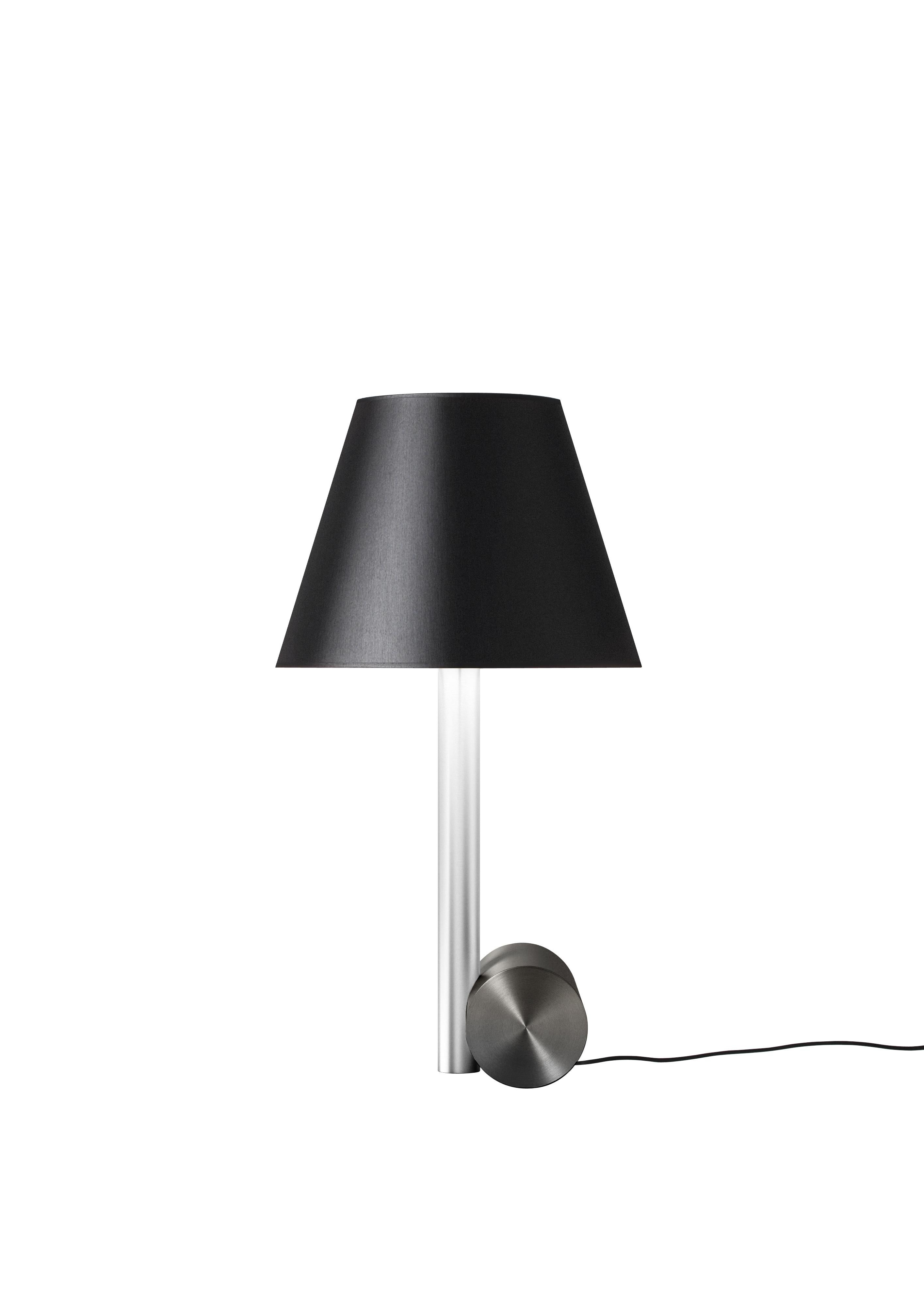 Calee XS table lamp by Pool
Dimensions: D22 X H42 cm
Materials: solid brass, polycarbonate, textile cable (2m).
Others finishes and dimensions are available.

All our lamps can be wired according to each country. If sold to the USA it will be