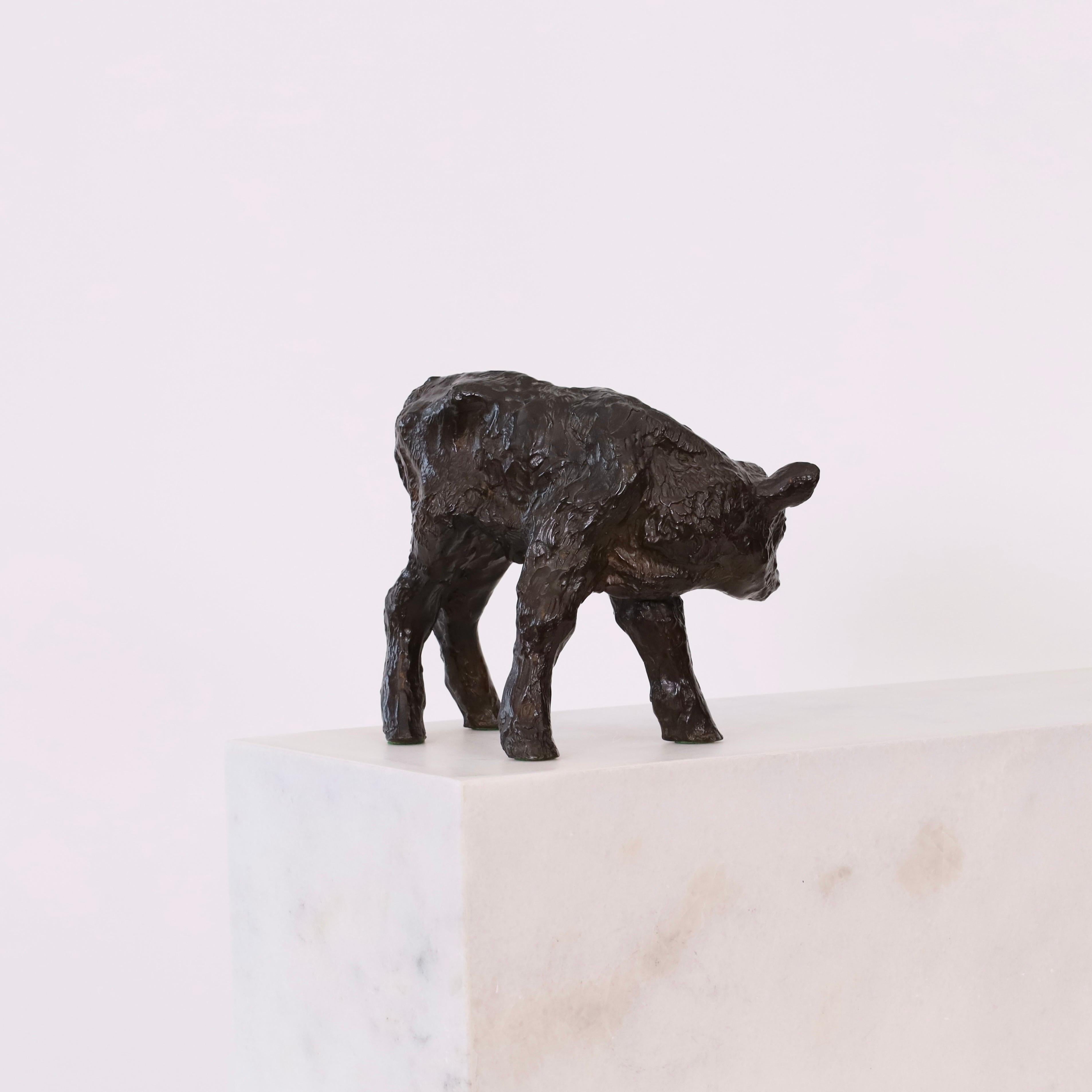 Milieu du XXe siècle Sculpture de veau conçue par Gudrun Lauesen pour Just Andersen, années 1940, Danemark en vente