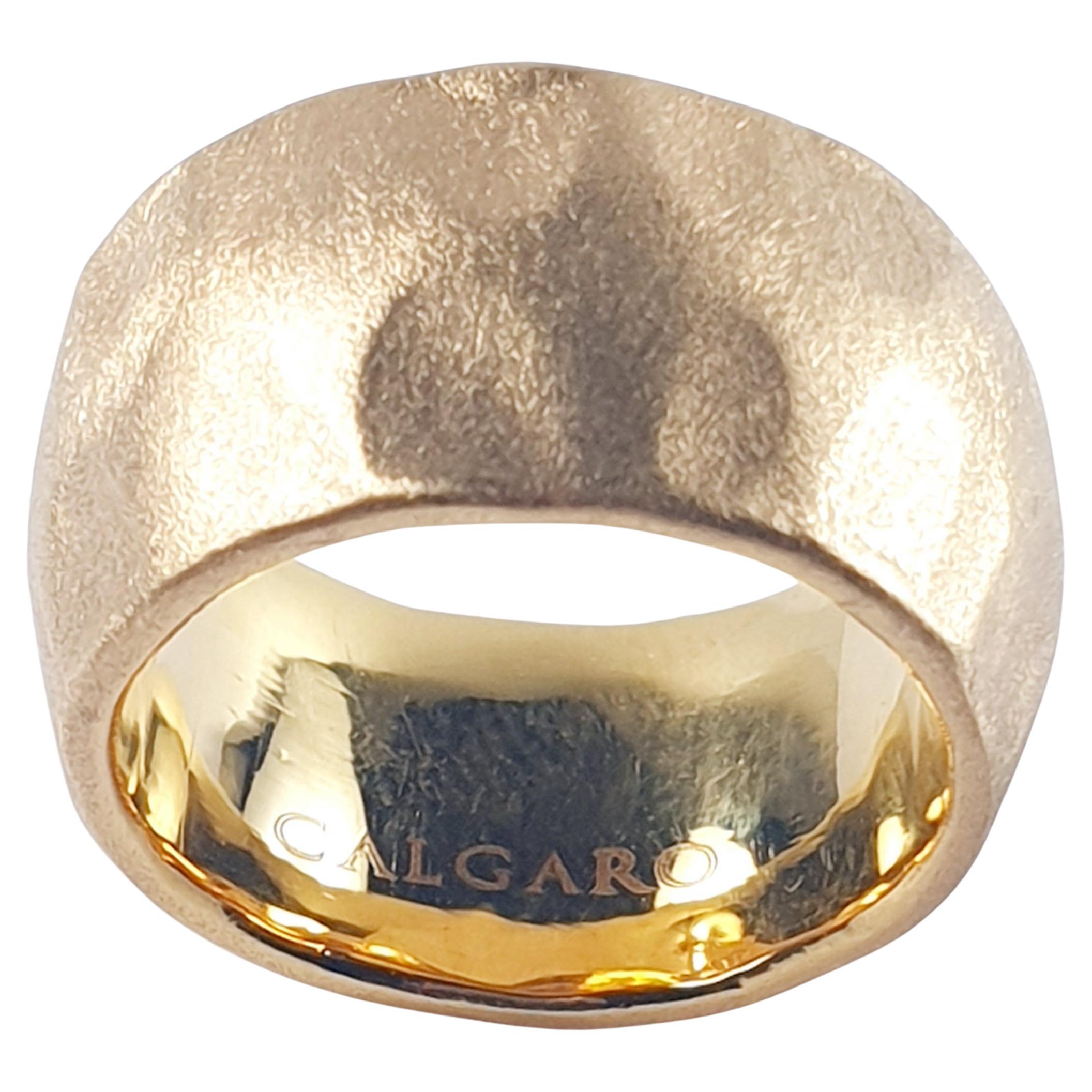 Calgaro 18 Karat Satined Rose Gold Ring with Martelé Texture For Sale