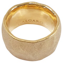 Vintage Calgaro 18 Karat Satined Yellow Gold Ring with Martelé Texture
