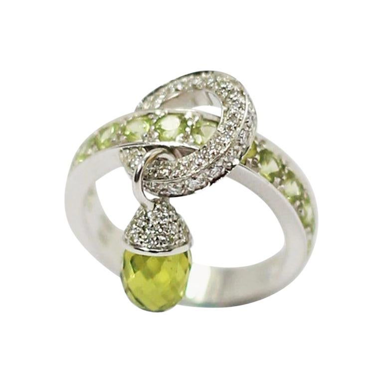 Calgaro Italian Designer 18 Karat Gold Ring with Olivine Peridote Briolet Acorn