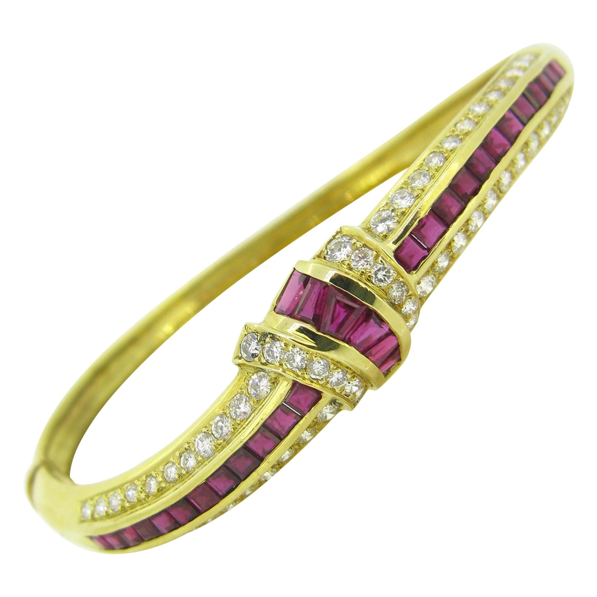 Calibrated Rubies and Diamonds Bangle Bracelet, 18kt Yellow Gold