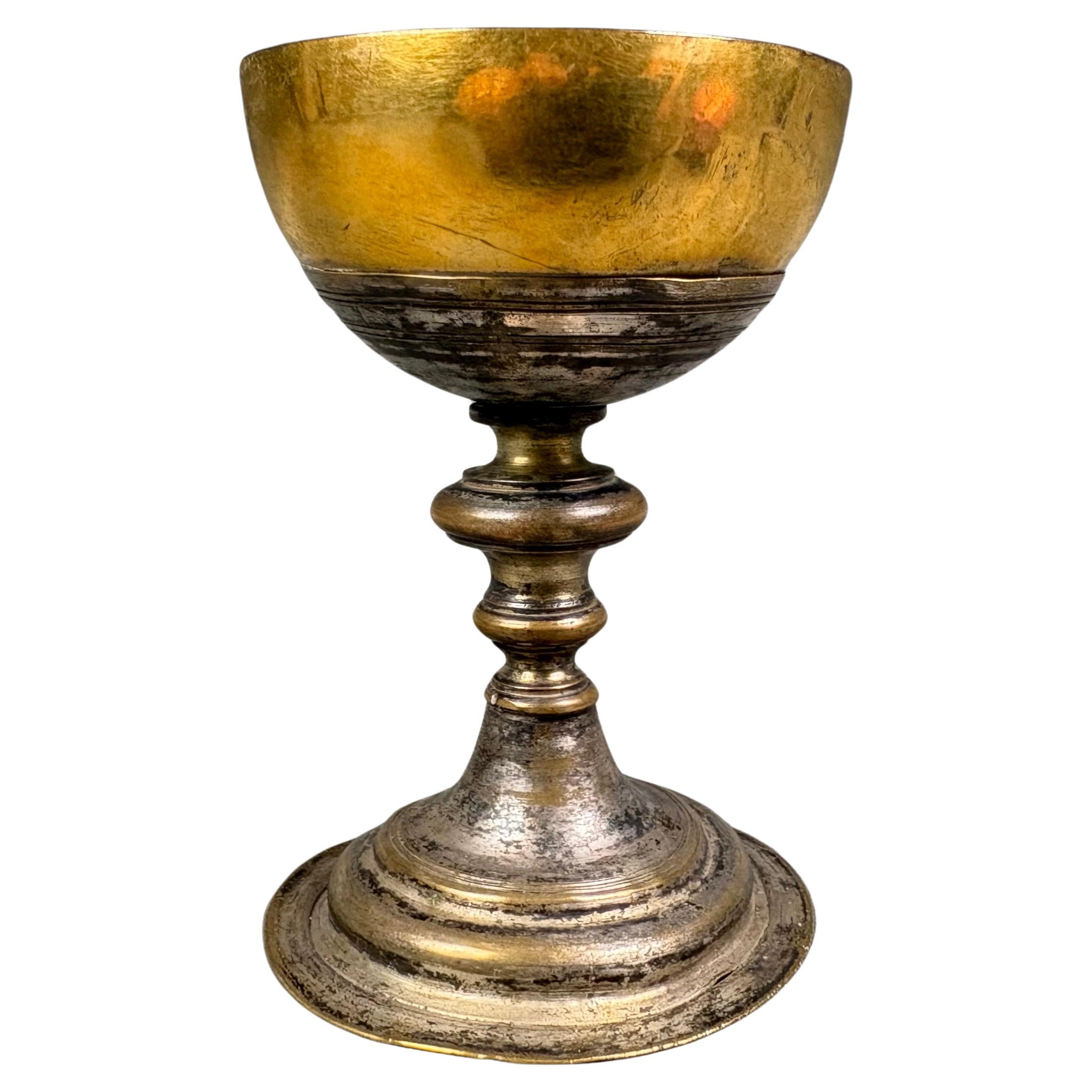 Calice de voyage en cuivre argenté et doré 18e siècle en vente