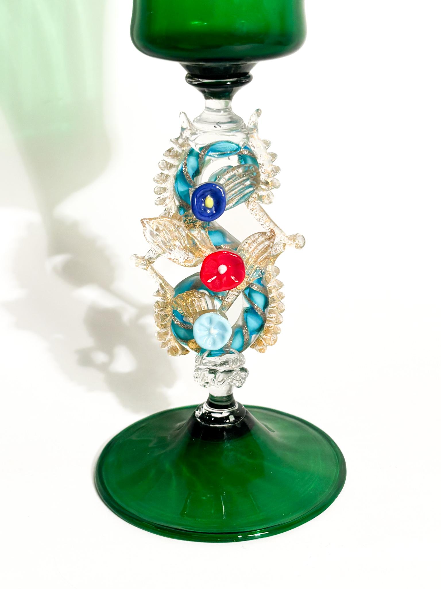 Coupe en verre soufflé de Murano avec décorations florales 1970 Bon état - En vente à Milano, MI