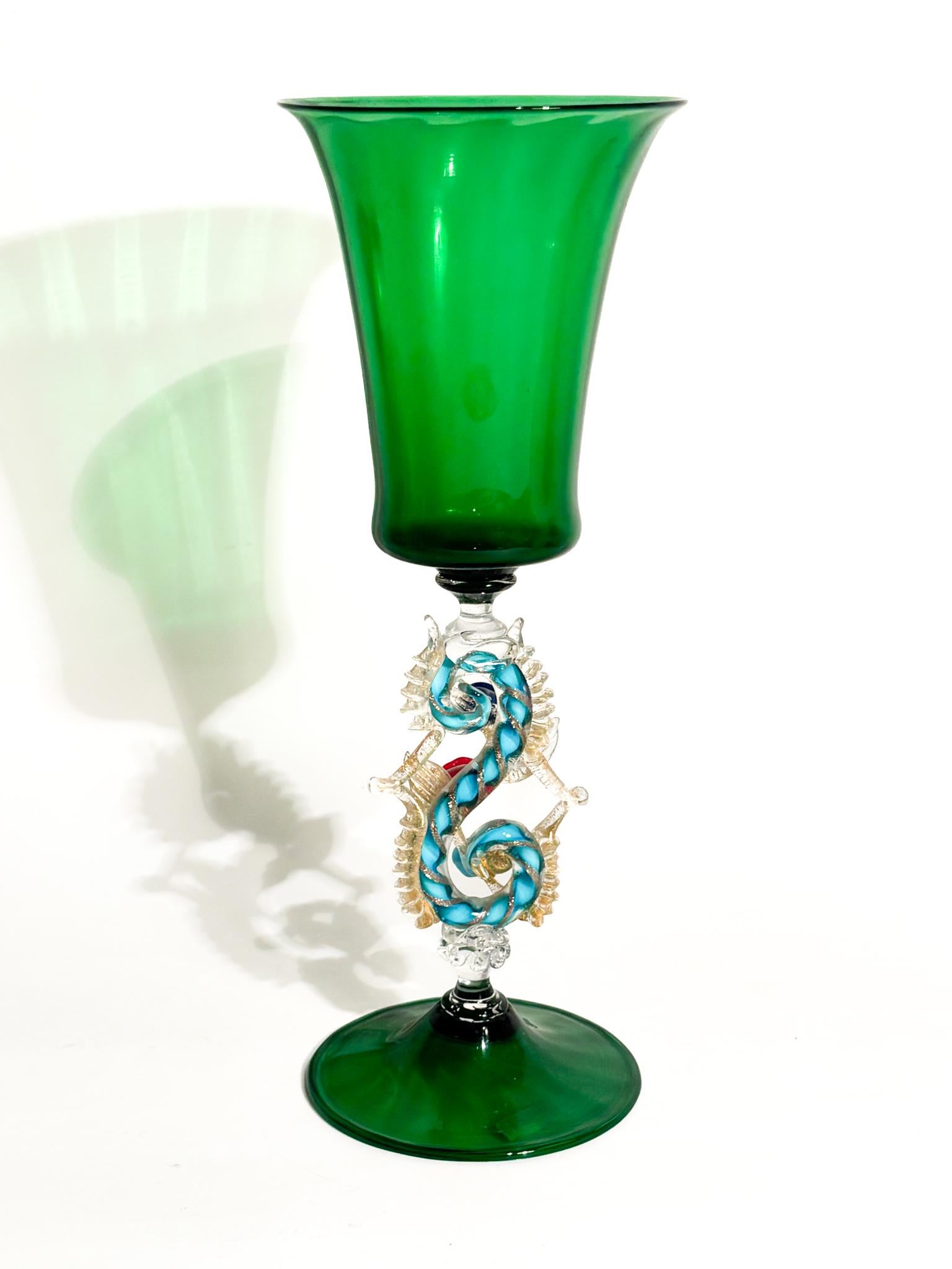 Coupe en verre soufflé de Murano avec décorations florales 1970 en vente 1